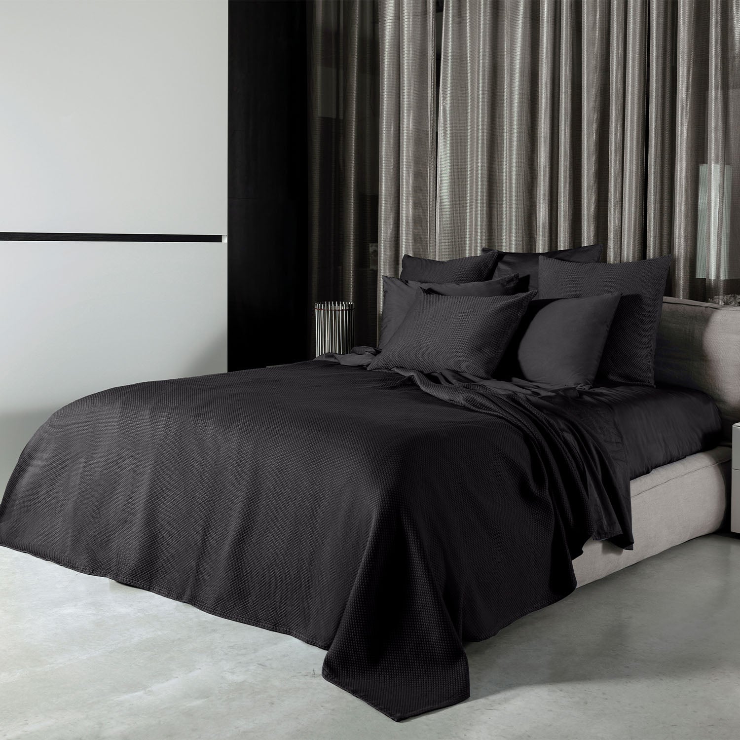 Olivia Coverlet & Shams - Image 8