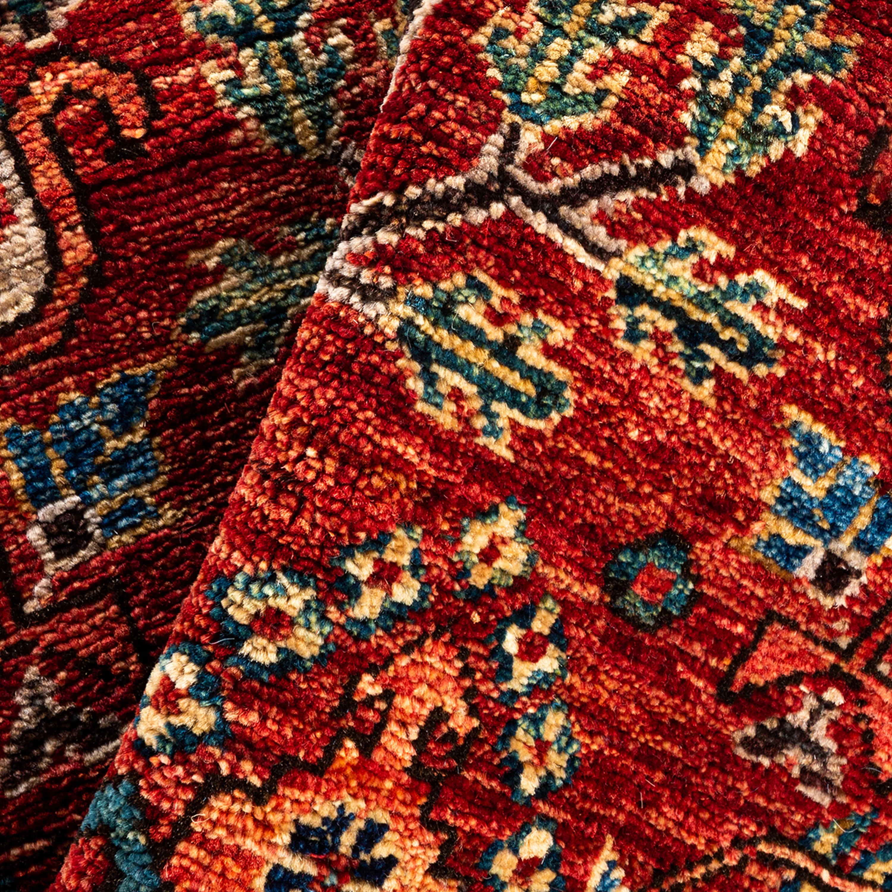 Red Traditional Wool Runner - 2' 7" x 9' 9" - Image 3