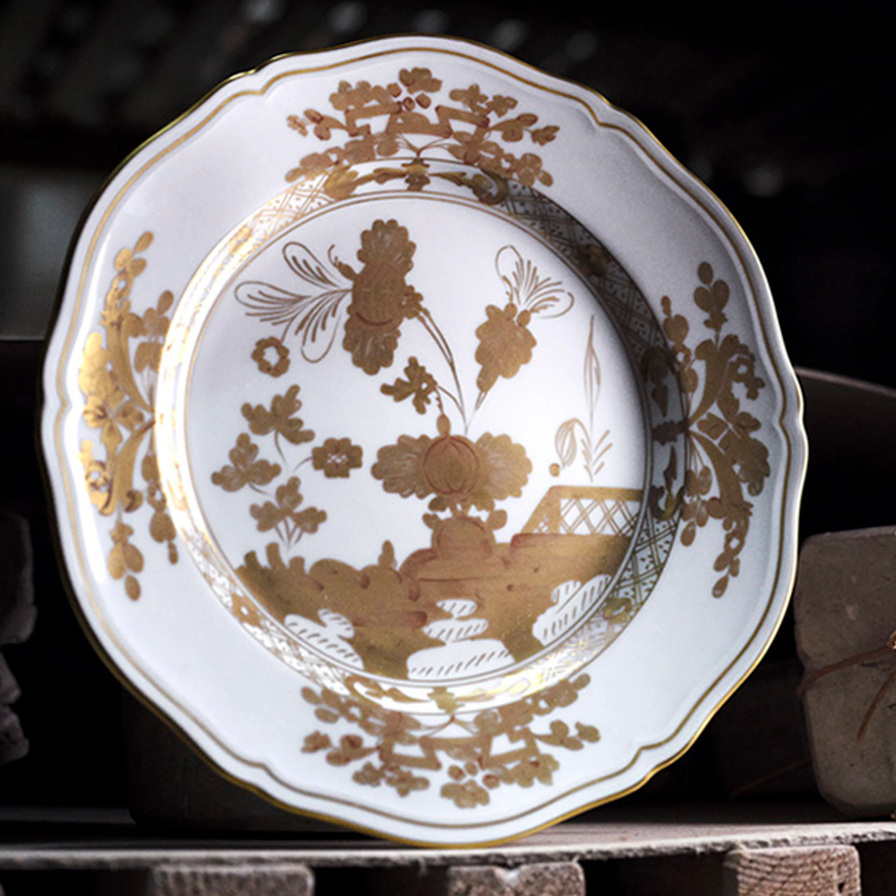 Oriente Gold Charger Plate - Image 2