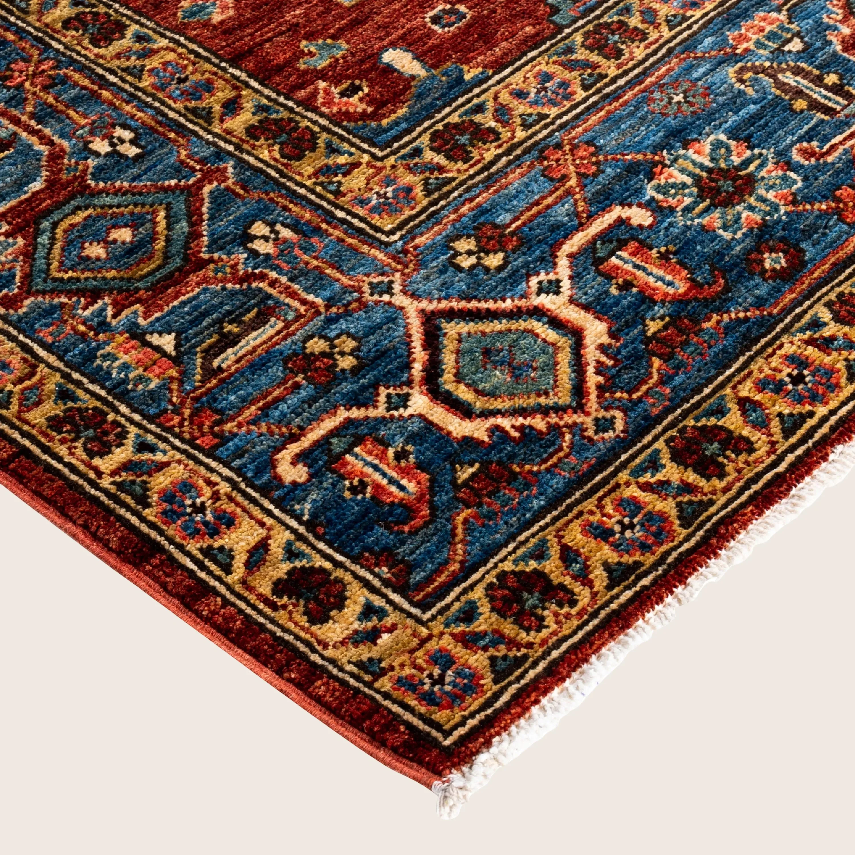 Red Traditional Serapi Wool Rug - 6' x 9' - Image 2