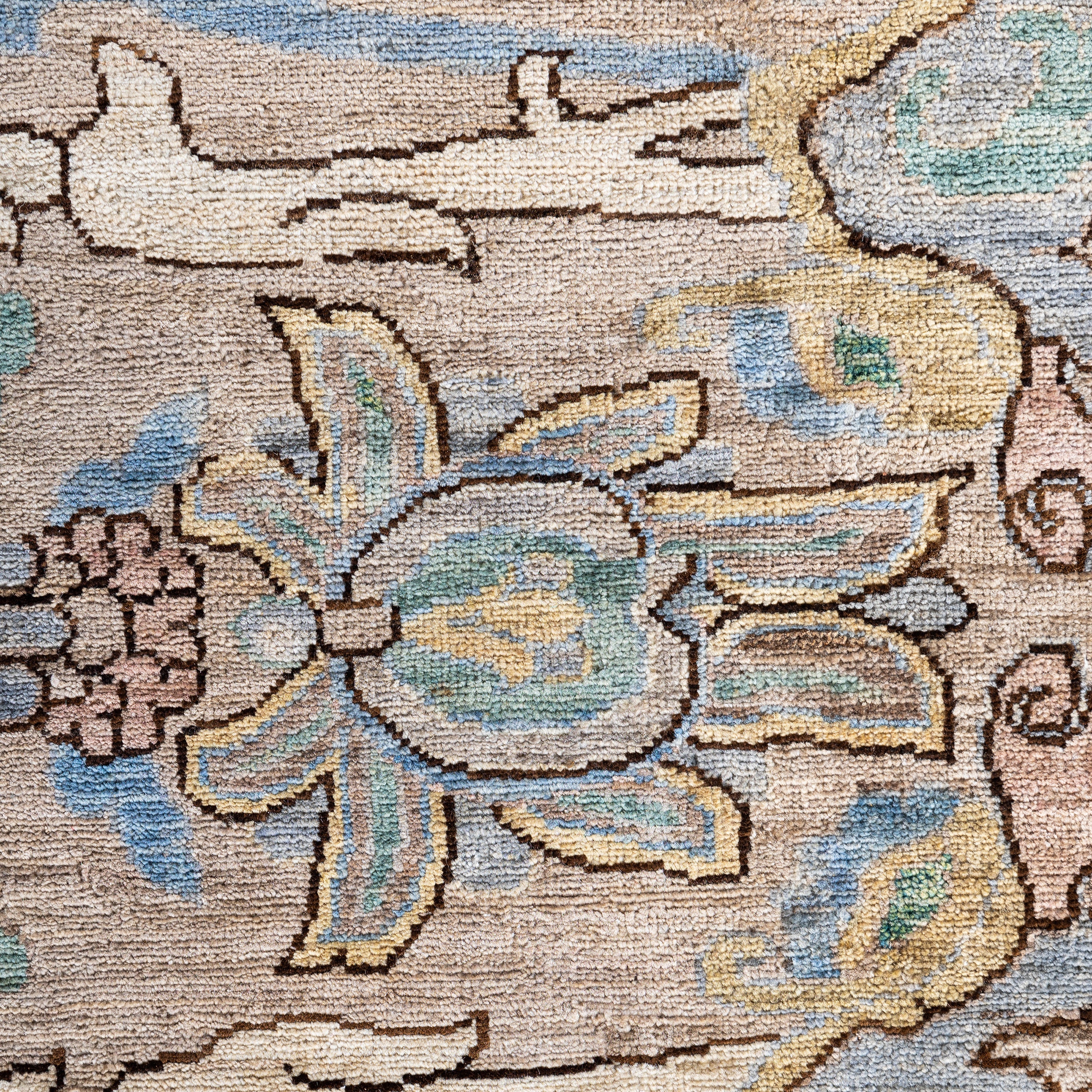 Sand Soluna Traditional Wool Rug - 8'10" x 12' - Image 3