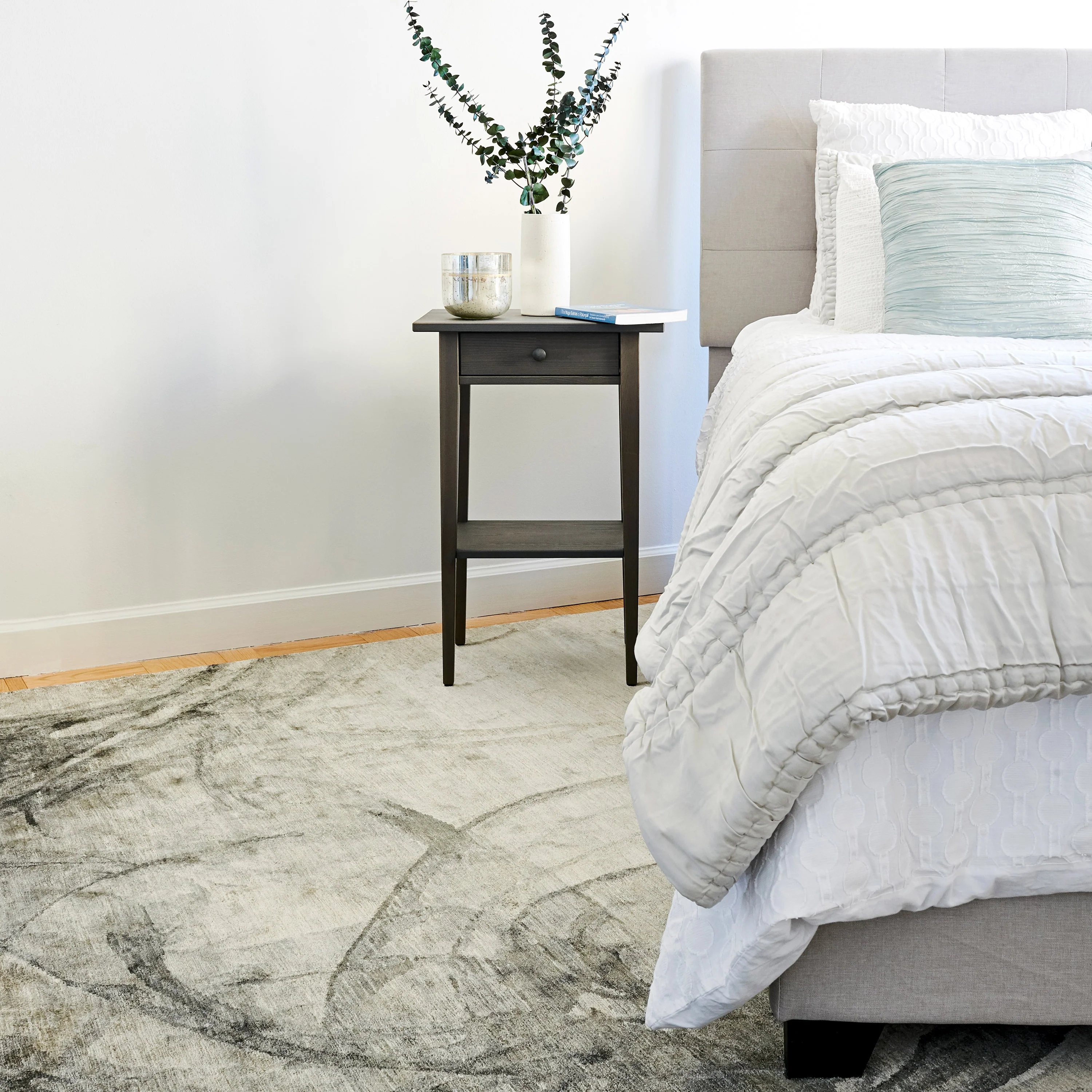 Grey Aurora Contemporary Tibetan Wool Silk Blend Rug - 9' x 12' - Image 2