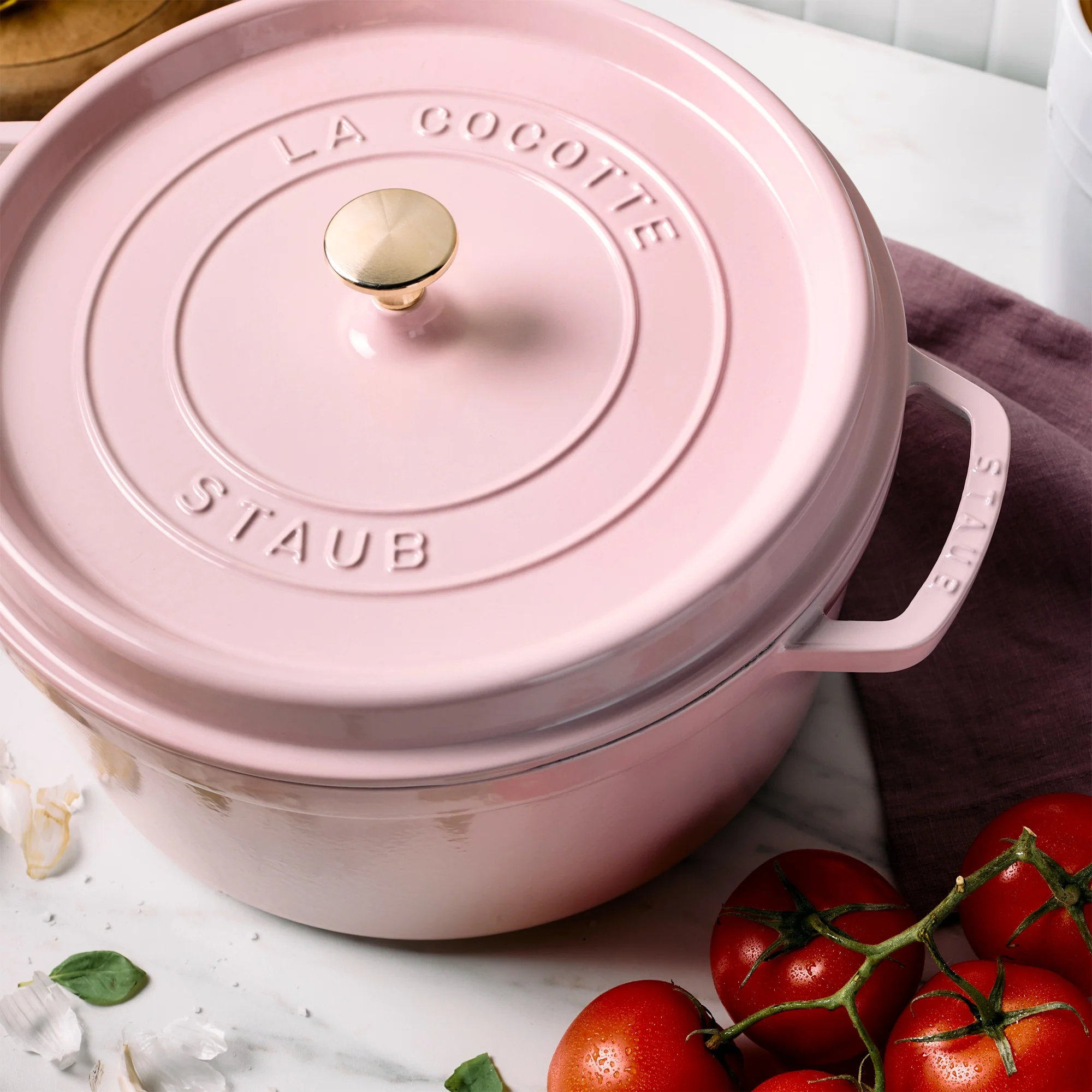 7 qt Round Dutch Oven - Image 4