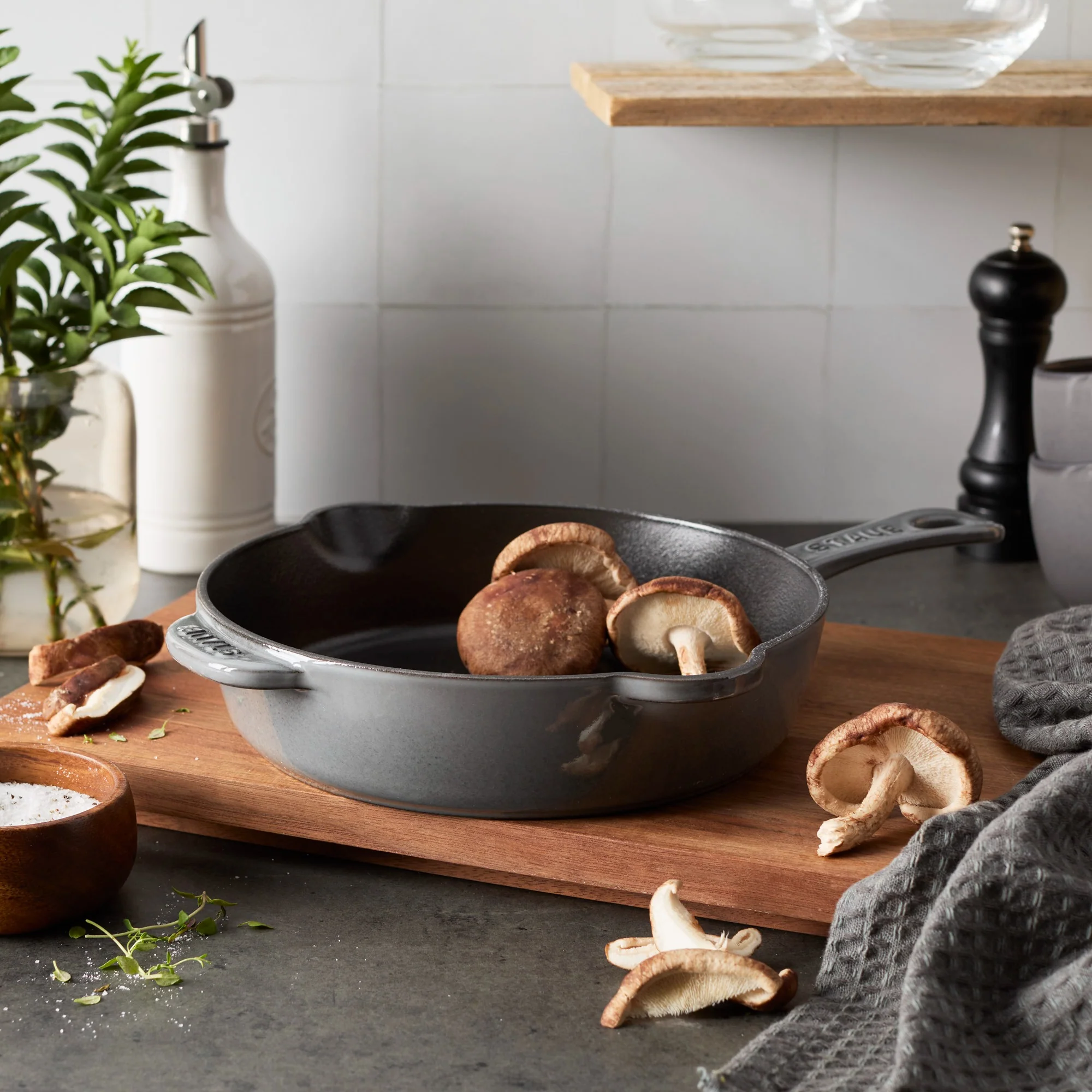 8.5 inch Traditional Deep Skillet - Image 14