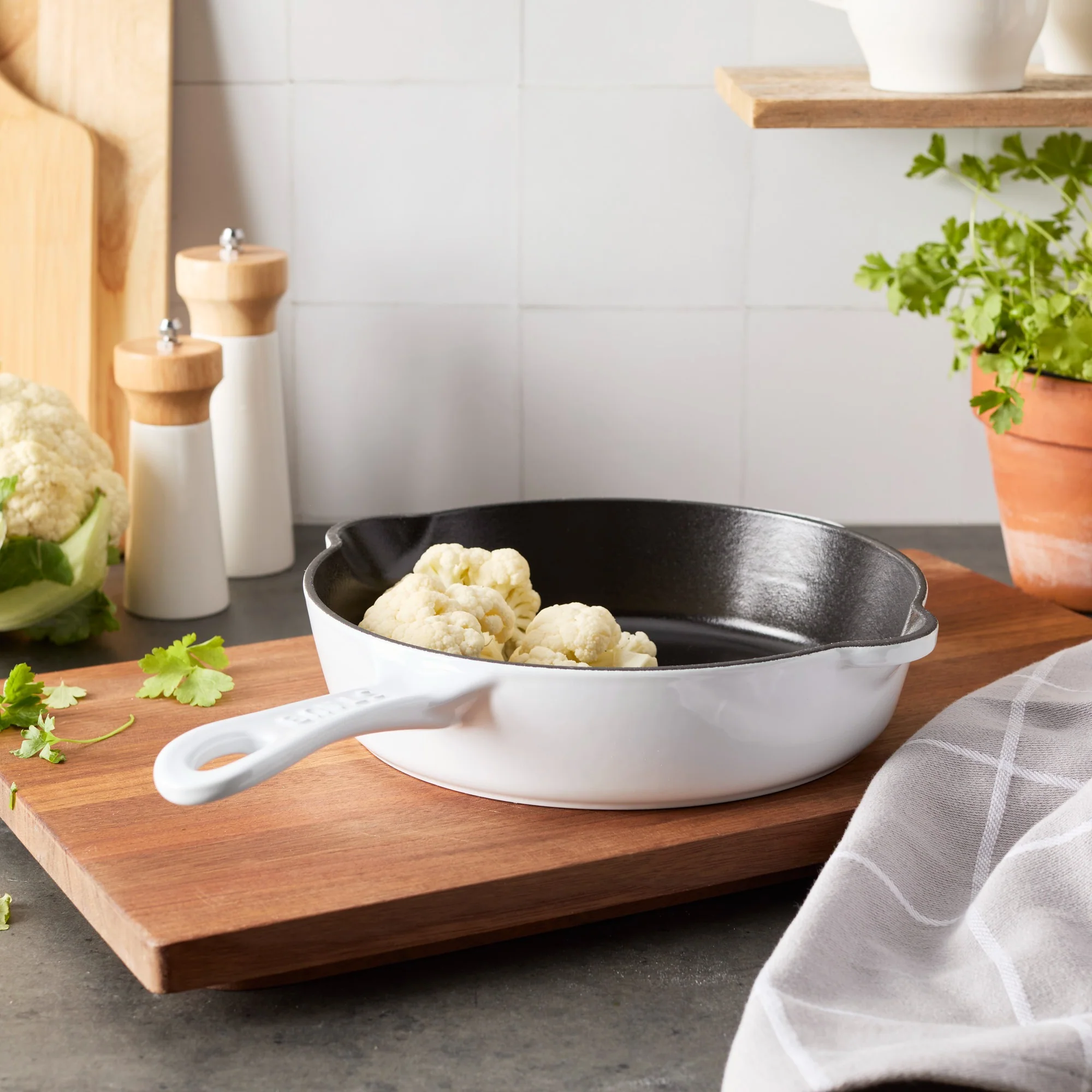 8.5 inch Traditional Deep Skillet - Image 37