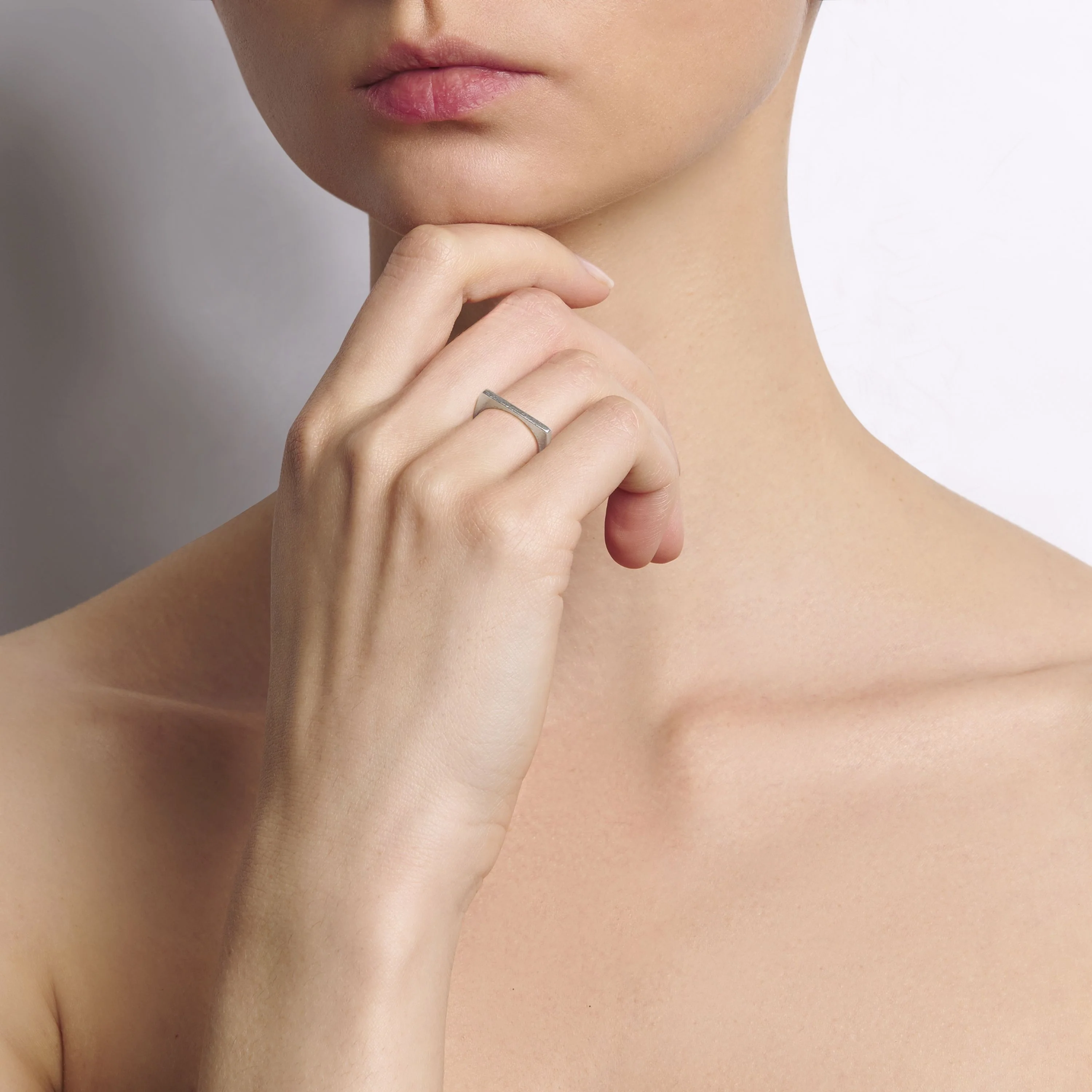 The Gillian McCain Ring - Image 12
