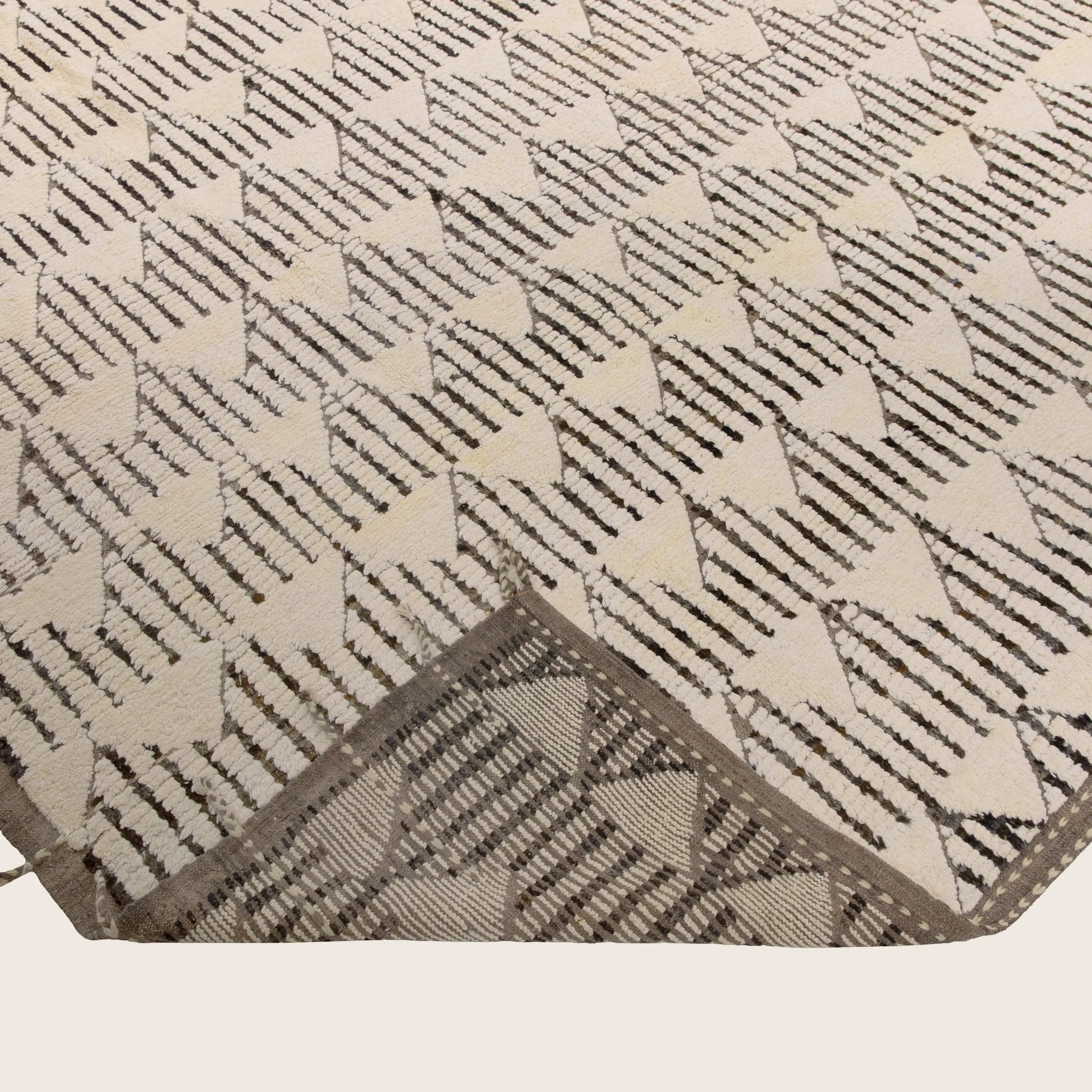Grey Zameen Transitional Wool Cotton Rug - 9'7" x 11'11" - Image 4