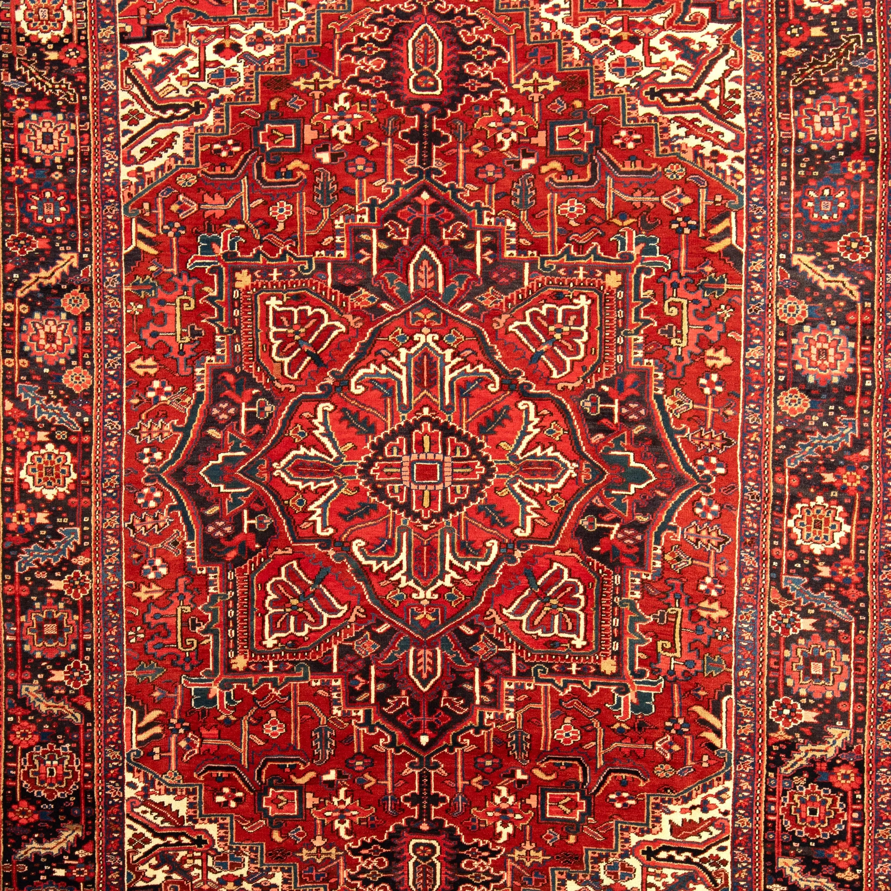 Red Traditional Perisan Heriz Wool Rug - 7'8" x 11'5" - Image 2