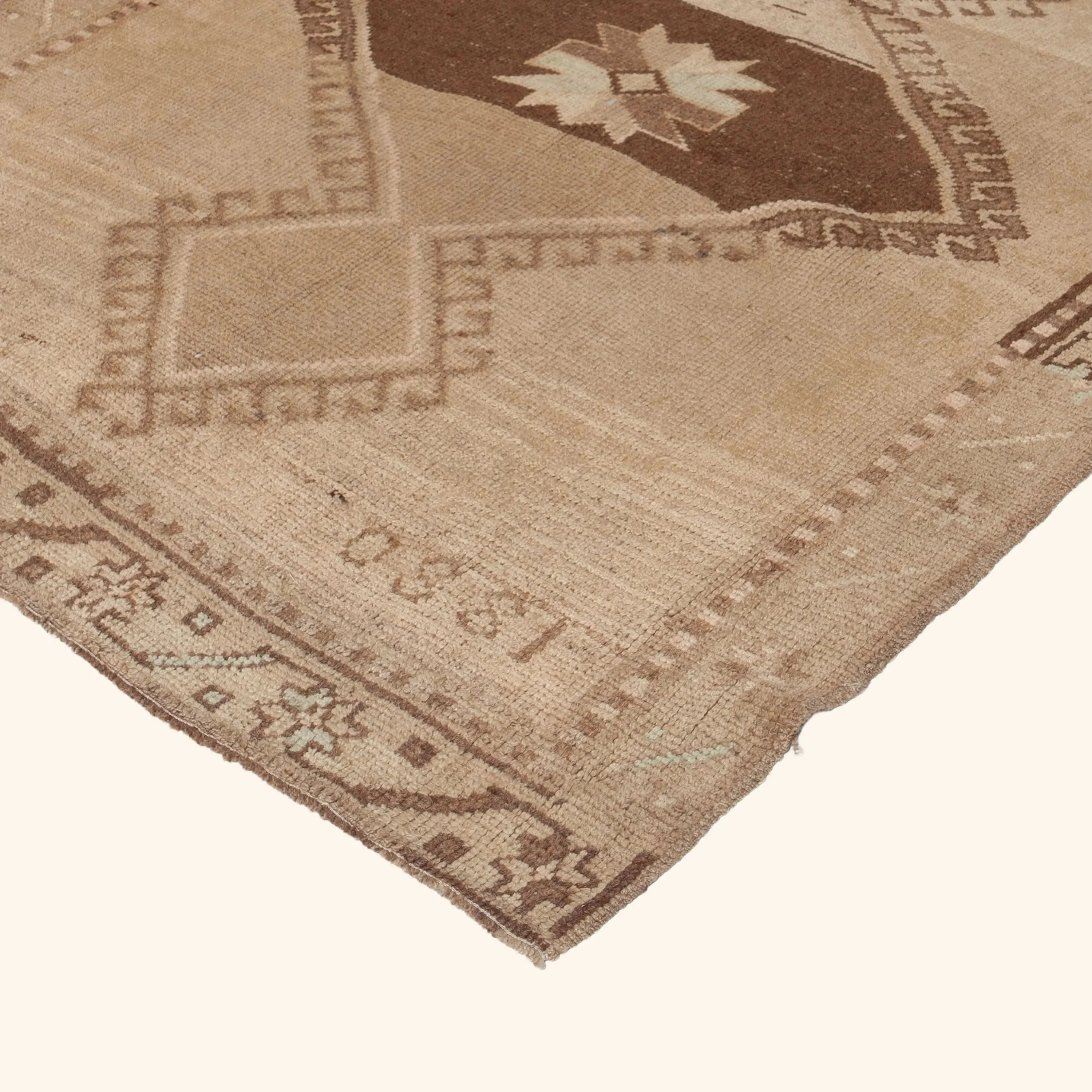 Brown Traditional Wool Runner - 3'11" x 9'6" - Image 3