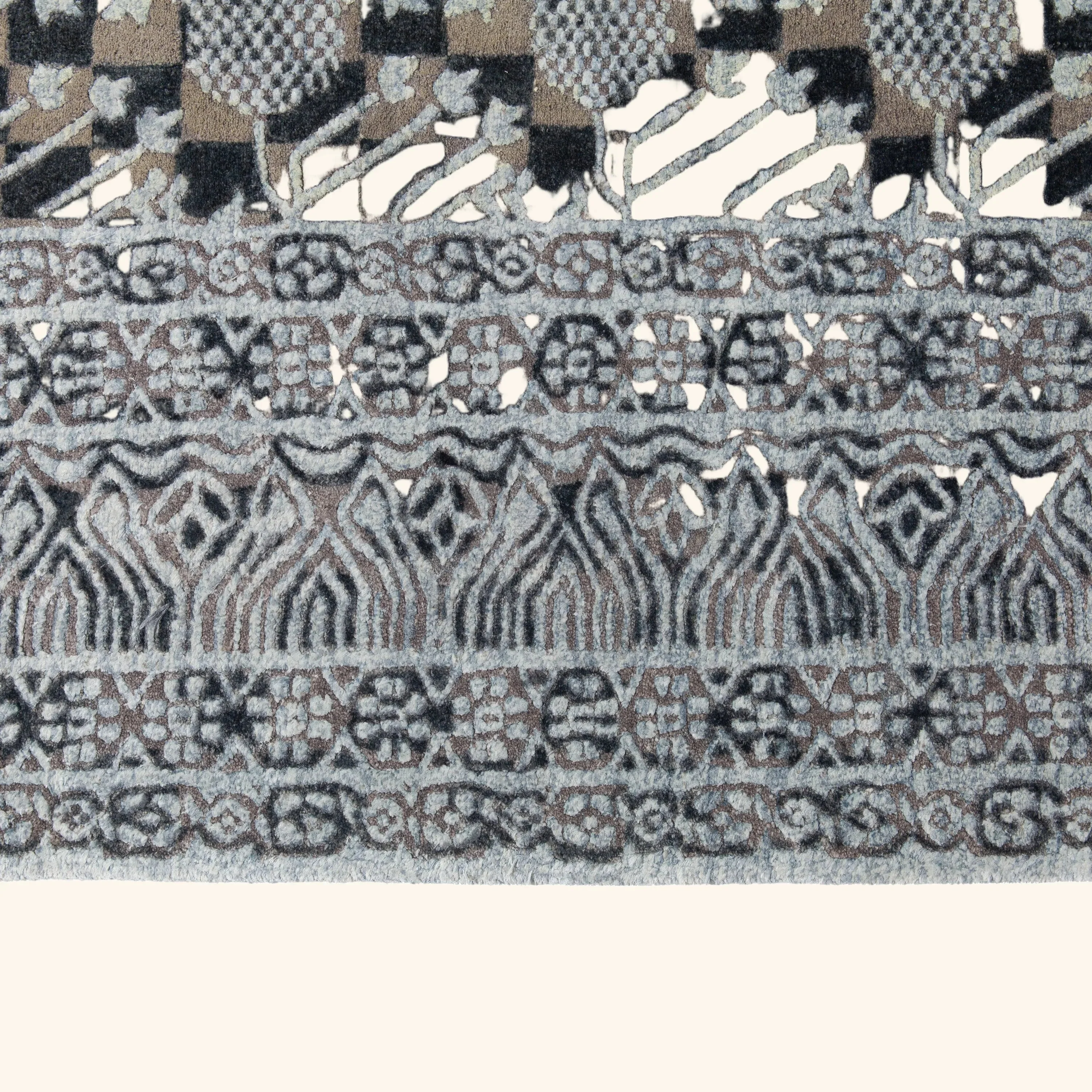 Silver Traditional Wool Rug - 10' x 14'3" - Image 5