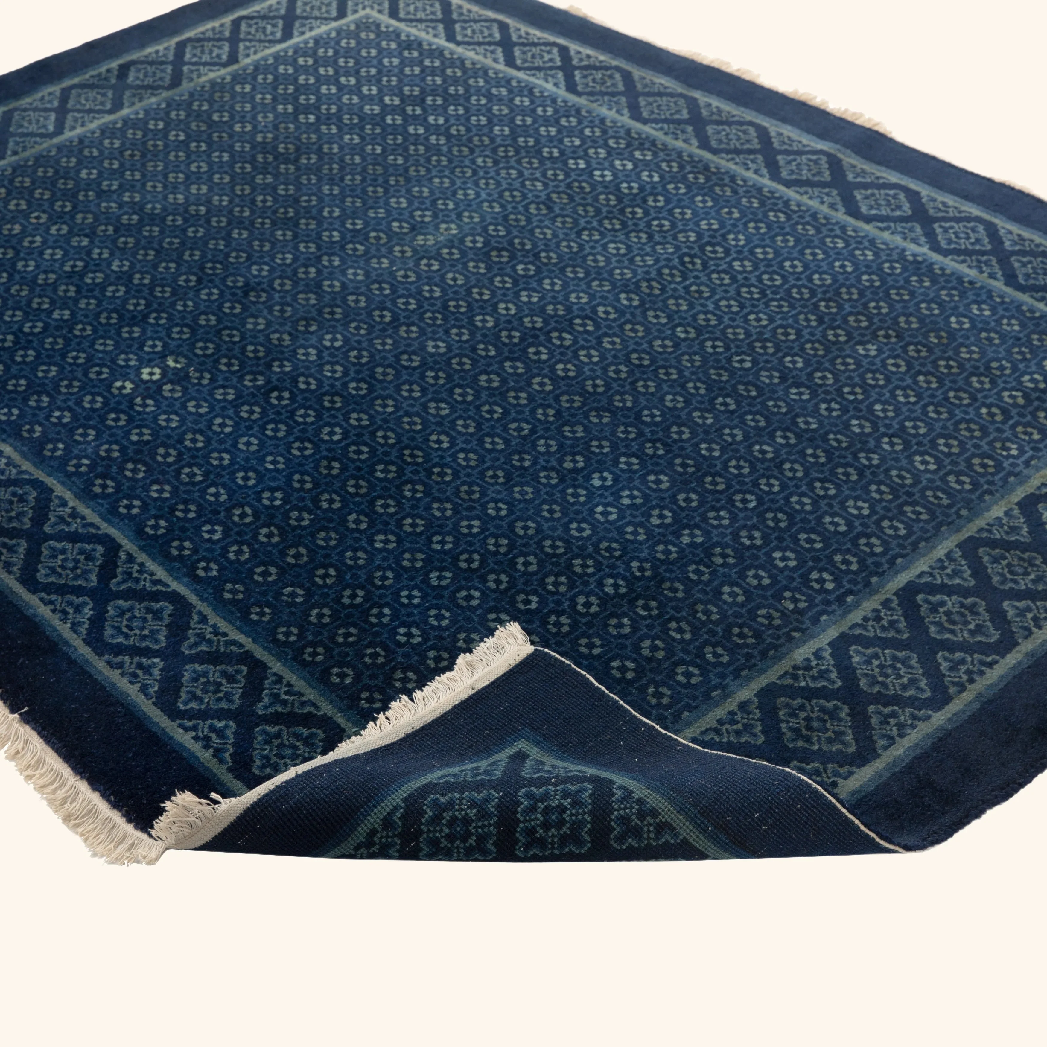 Navy Traditional Wool Rug - 5'6" x 6'11" - Image 4