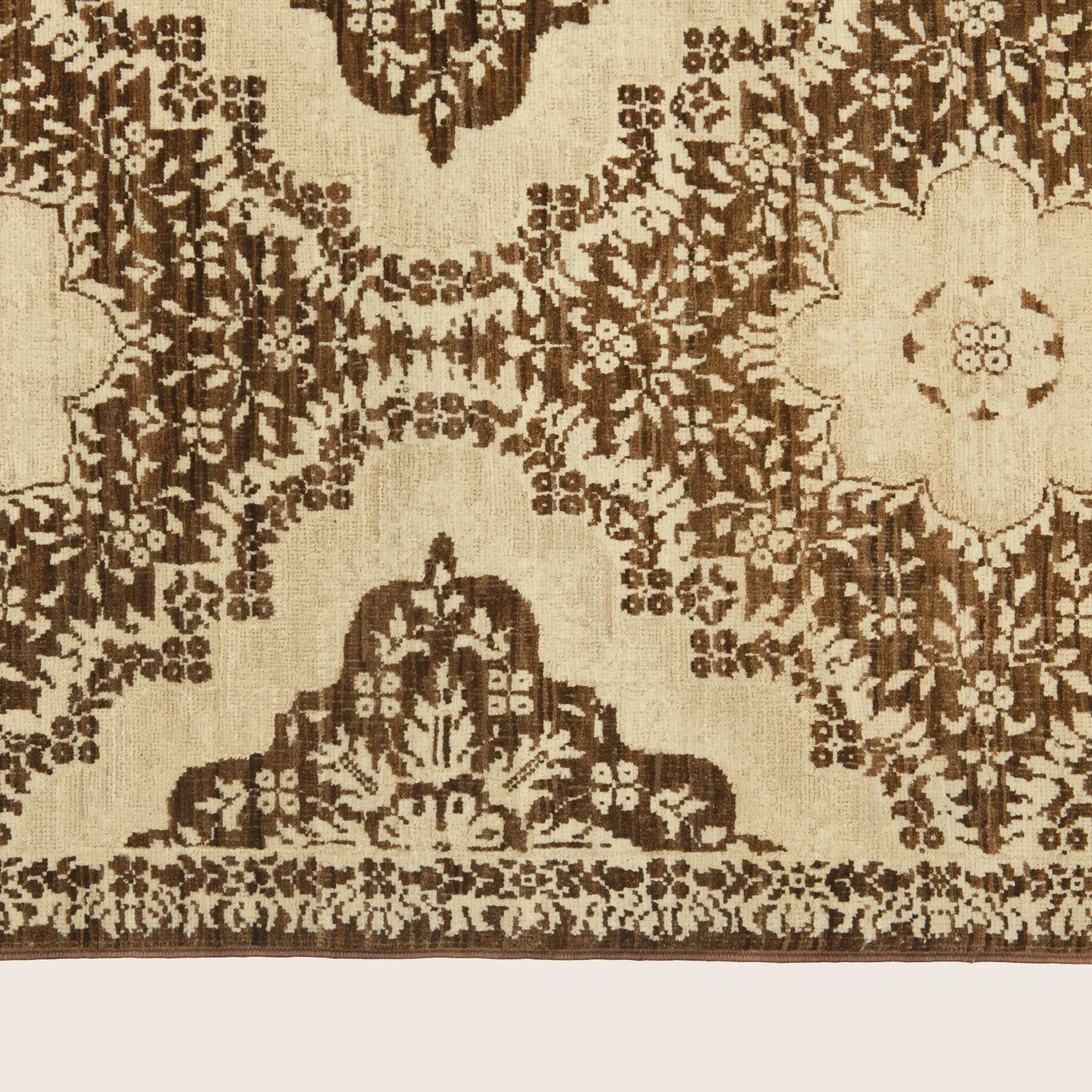 Beige Traditional Wool Rug - 9'10" x 13'9" - Image 5