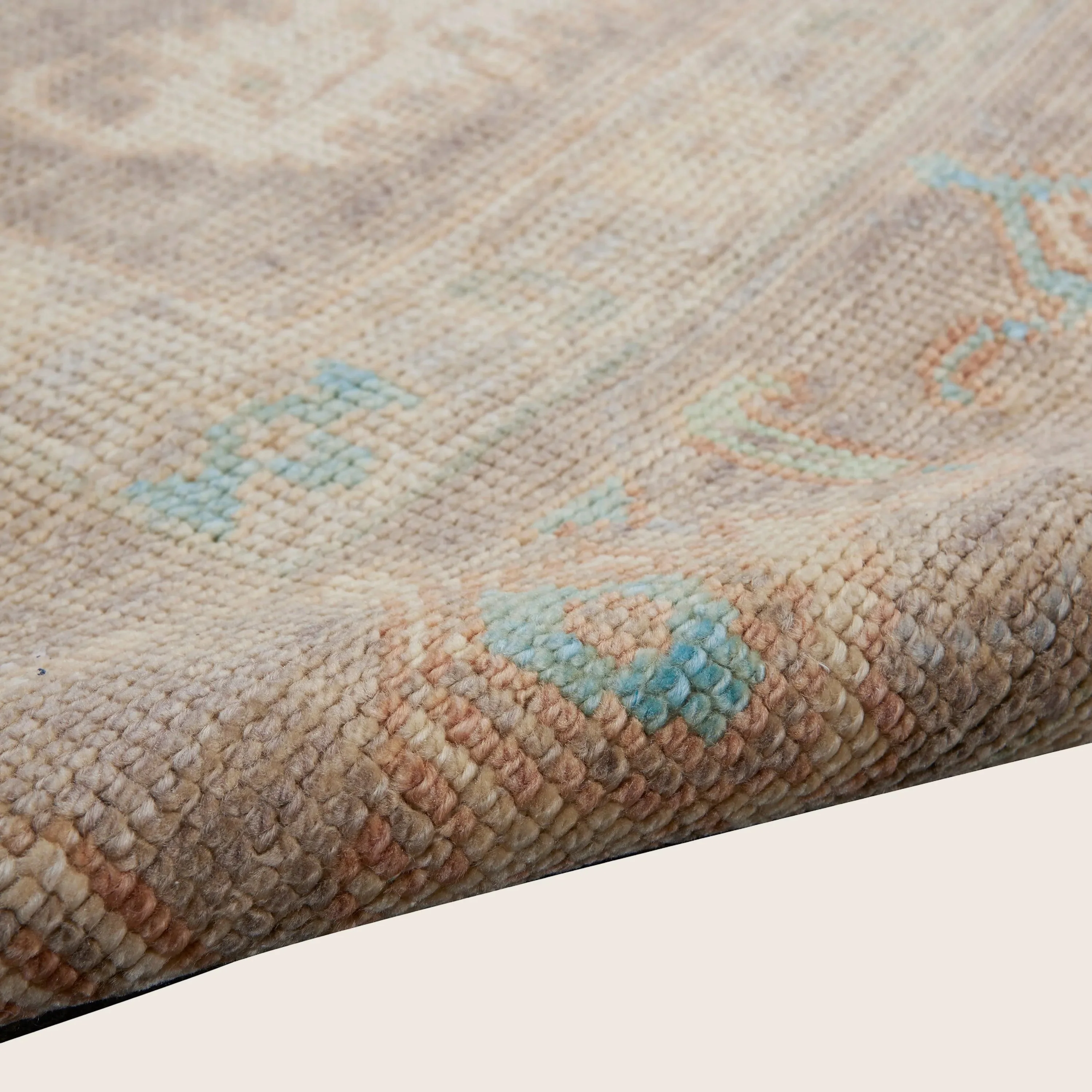 Essentials Traditional Wool Rug - Image 17