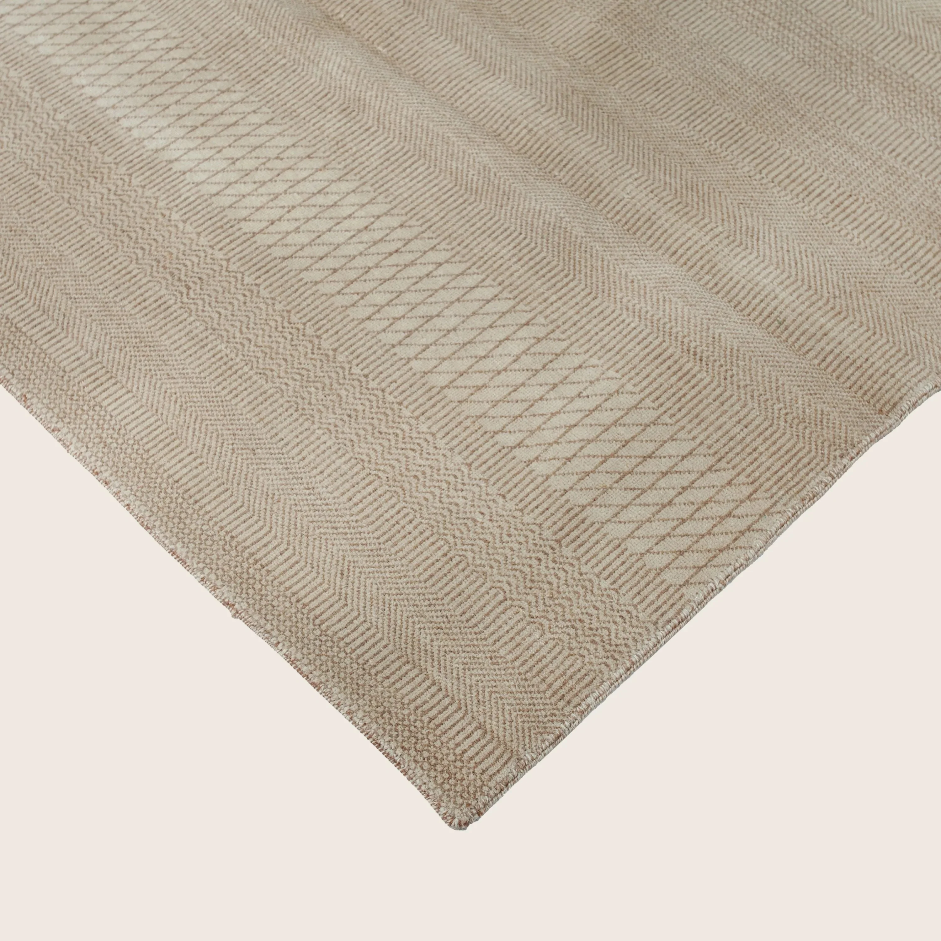 Natural Transitional Wool Art Silk Blend Rug - 3'10" x 3'10" - Image 3