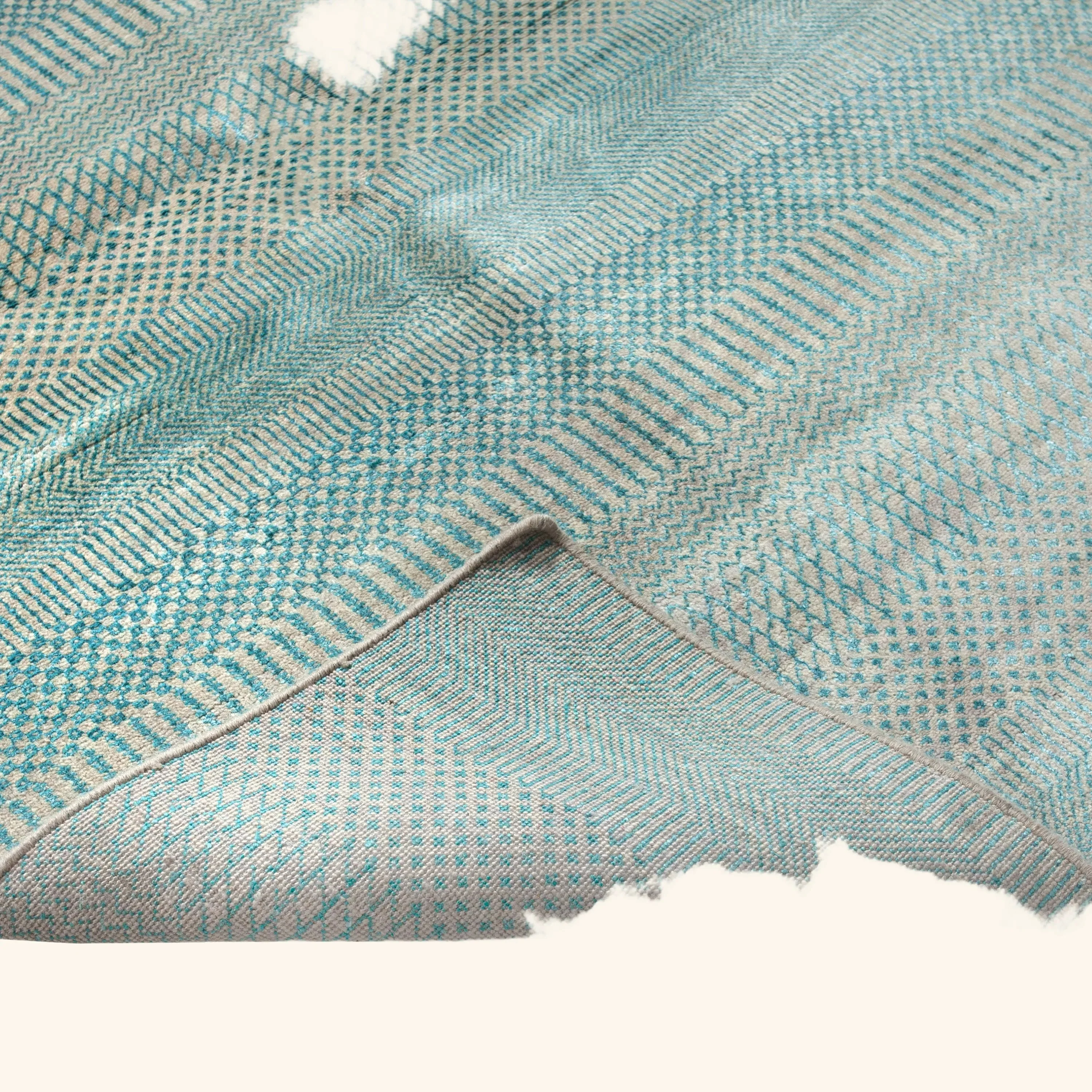 Light Blue Transitional Wool Art Silk Blend Rug - 4'1" x 6' - Image 4