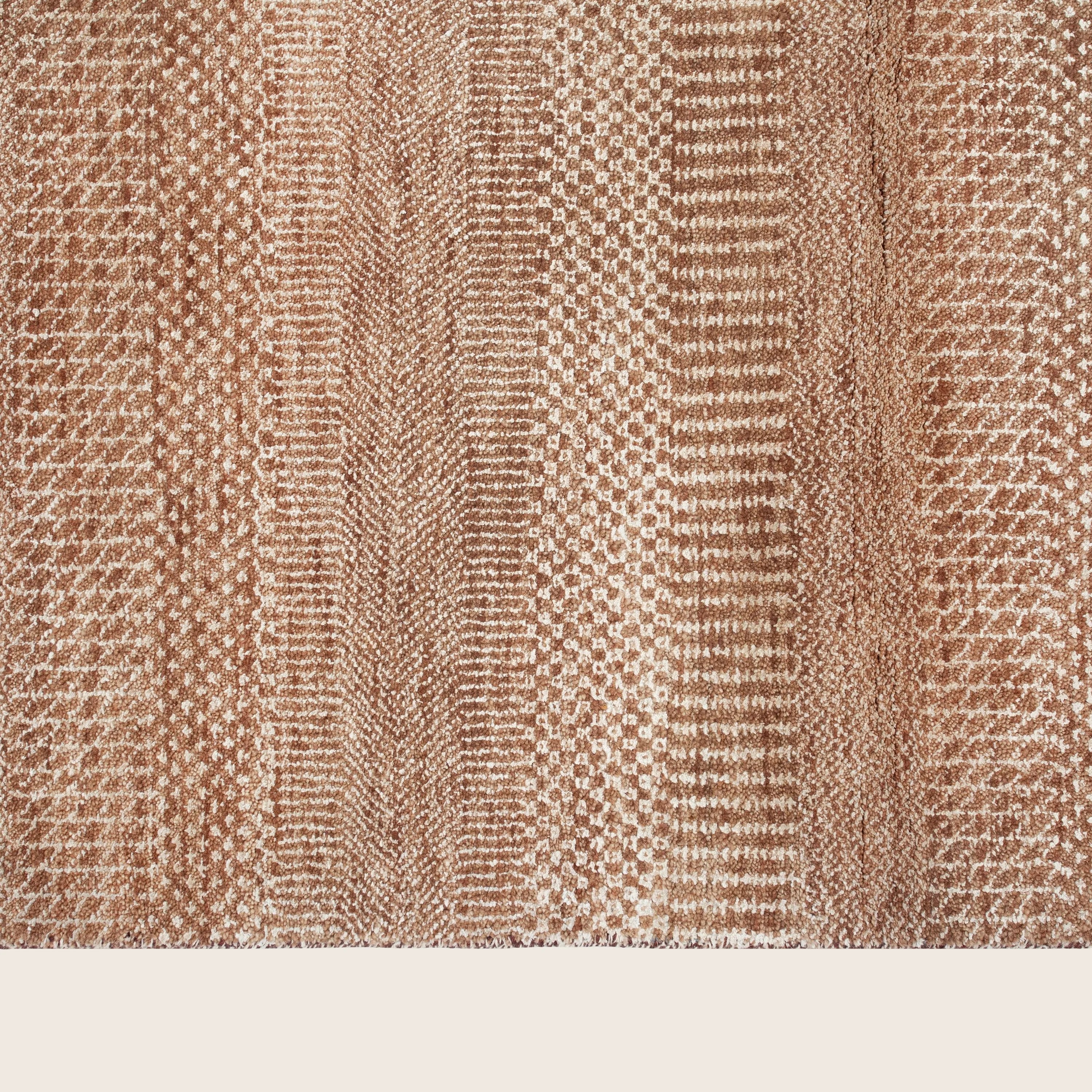 Brown Transitional Wool Art Silk Blend Rug - 4'1" x 6'4" - Image 5