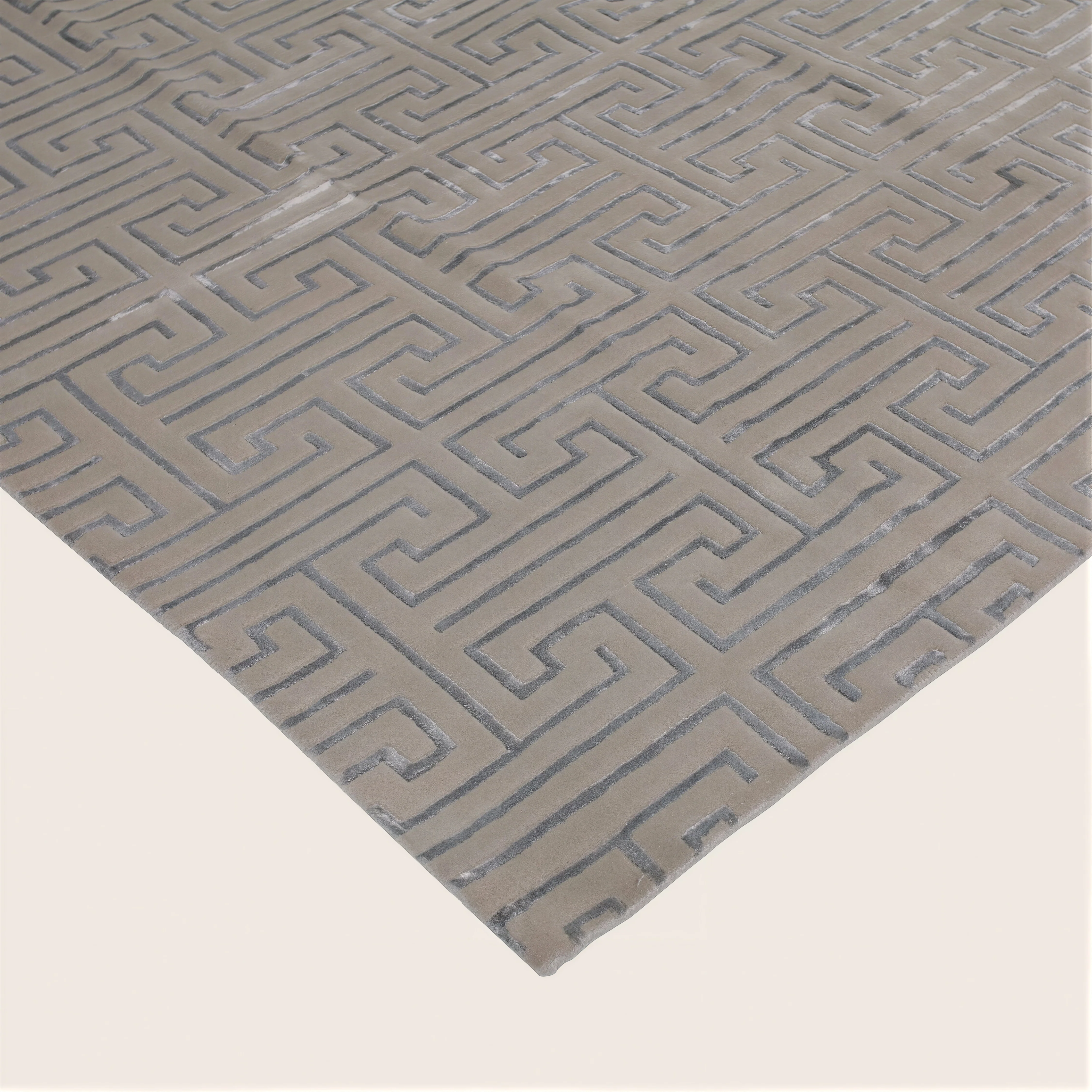 Grey Transitional Wool Art Silk Blend Rug - 7'10" x 10'4" - Image 3