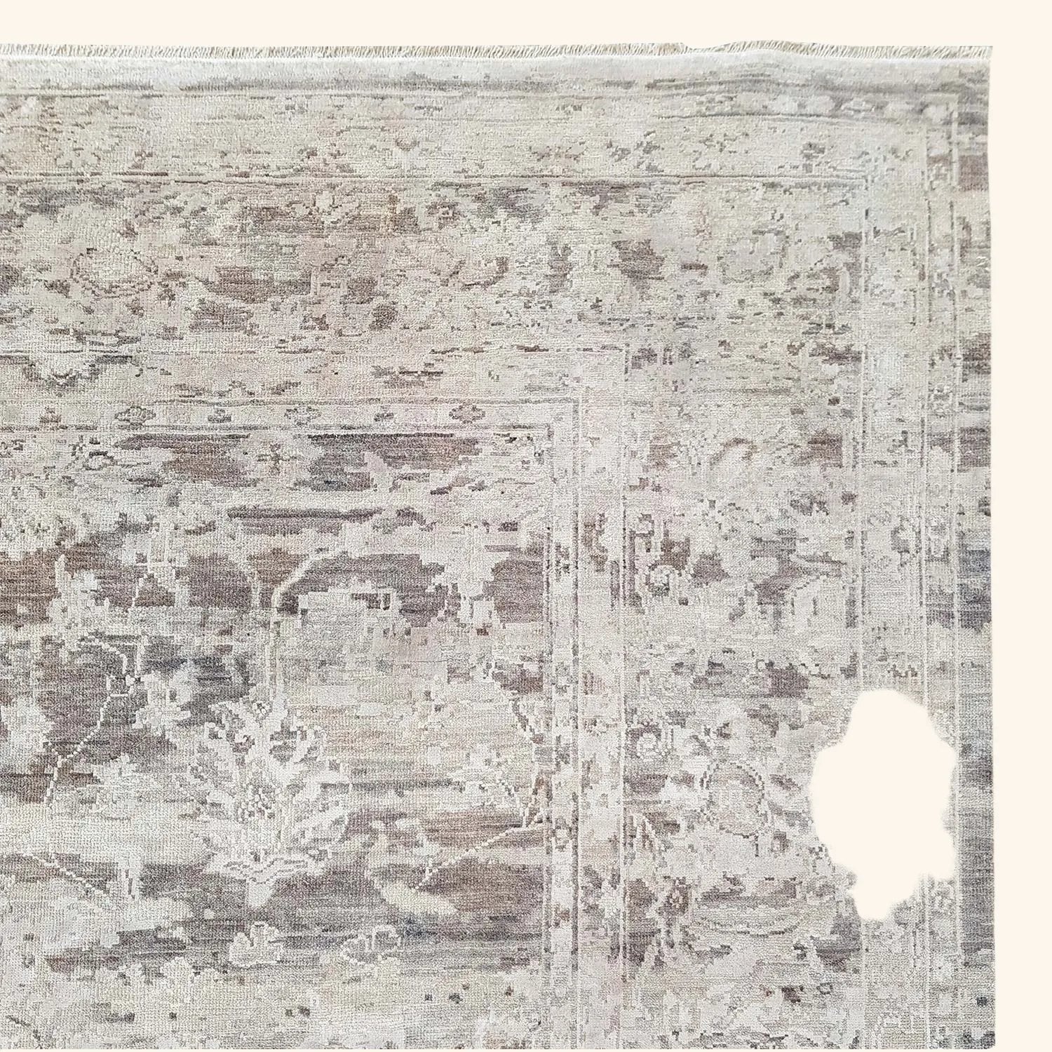 Grey Traditional Wool Silk Blend Rug - 8'2" x 9'4" - Image 7
