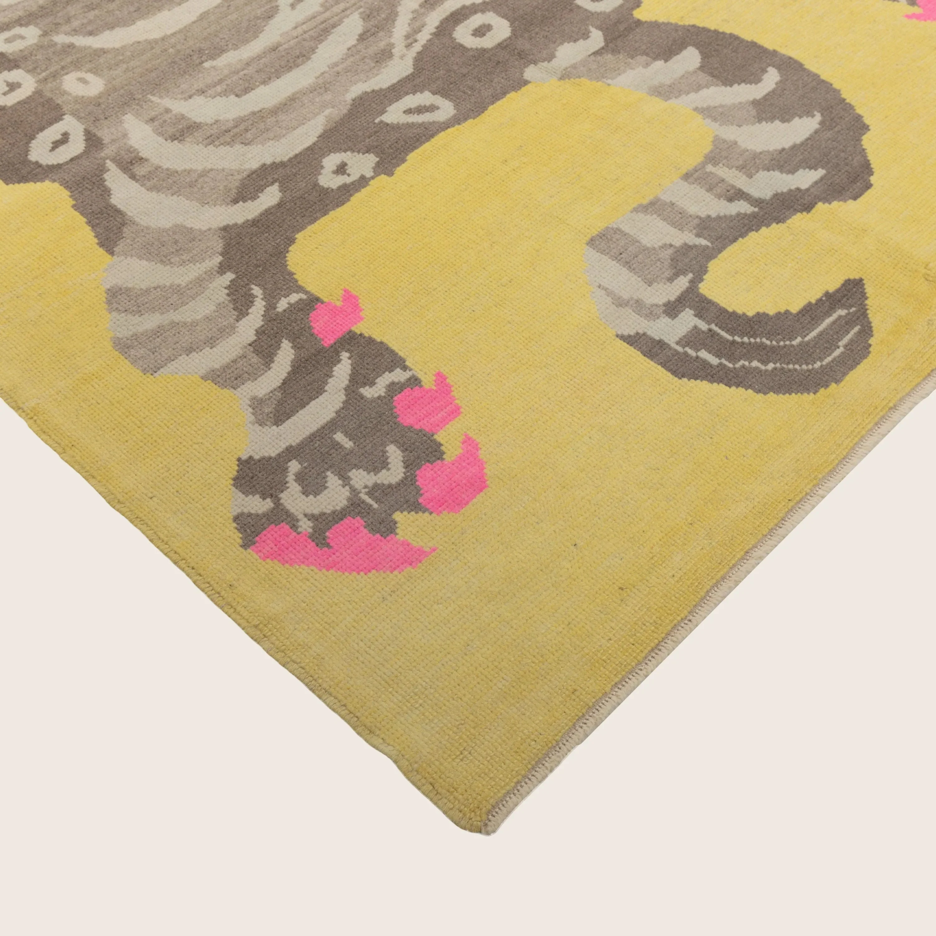 Yellow Contemporary Tiger Wool Rug - 6'8" x 10'6" - Image 3