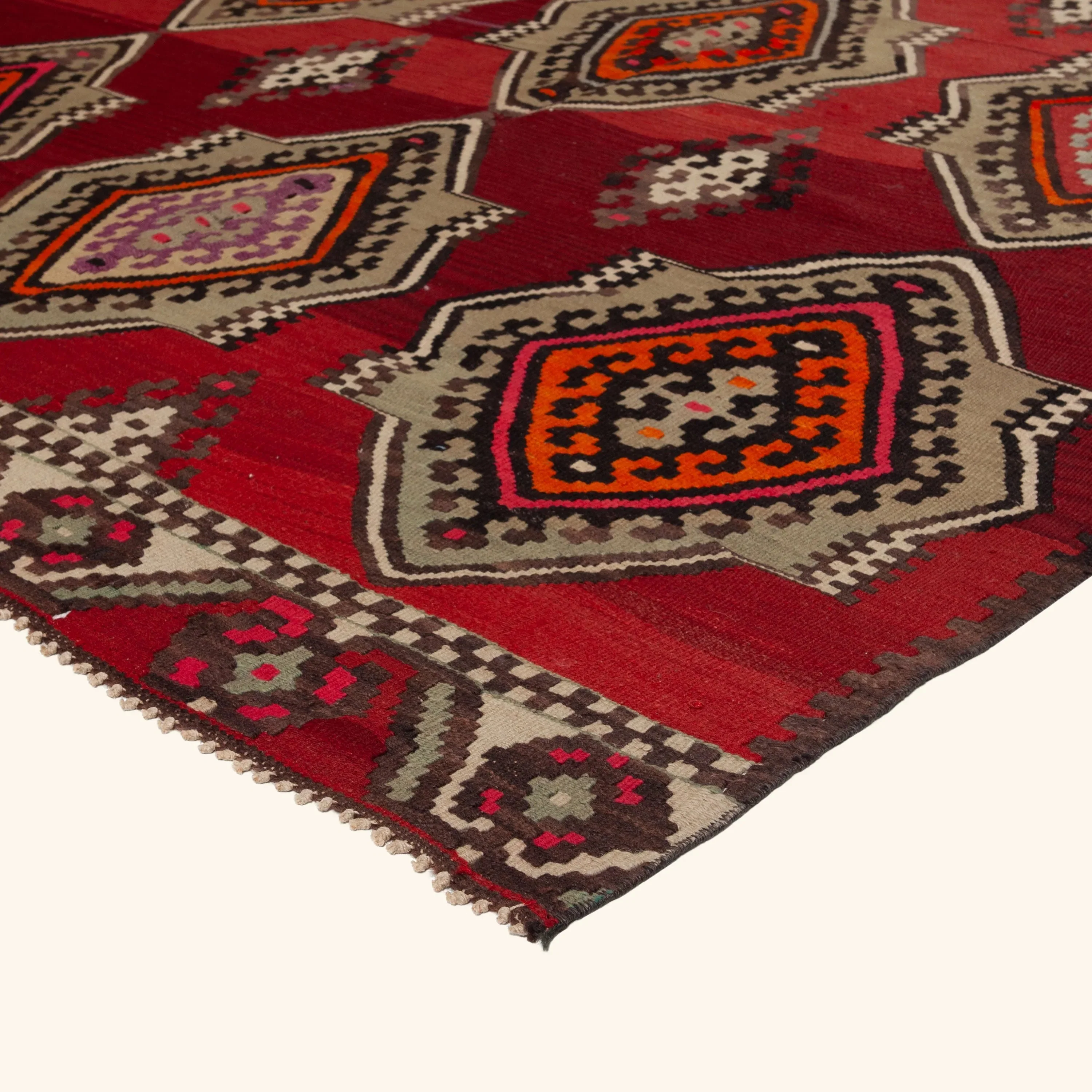 Red Vintage Traditional Turkish Wool Rug - 5'7" x 10' - Image 4
