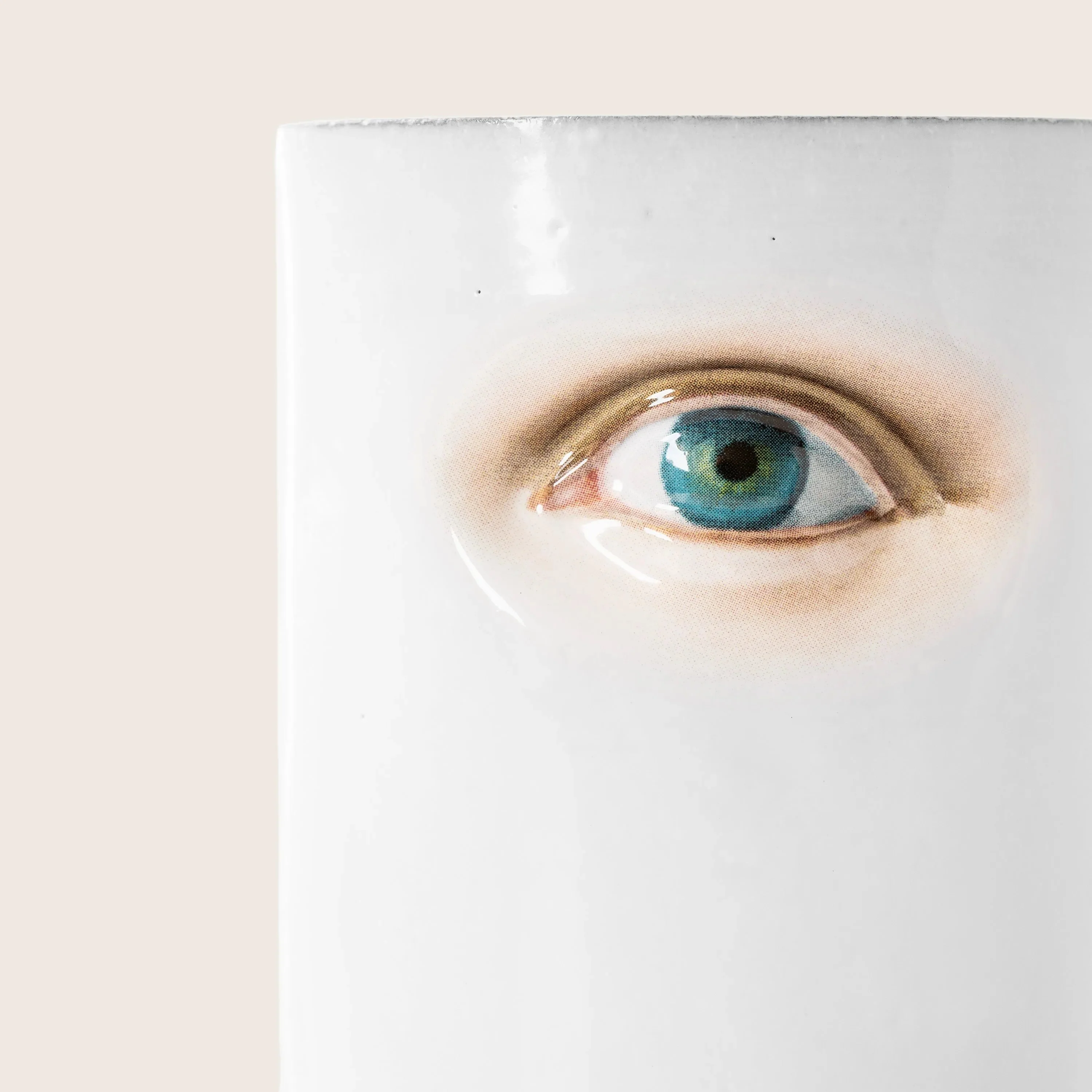 Vu Cup - Right - Image 2