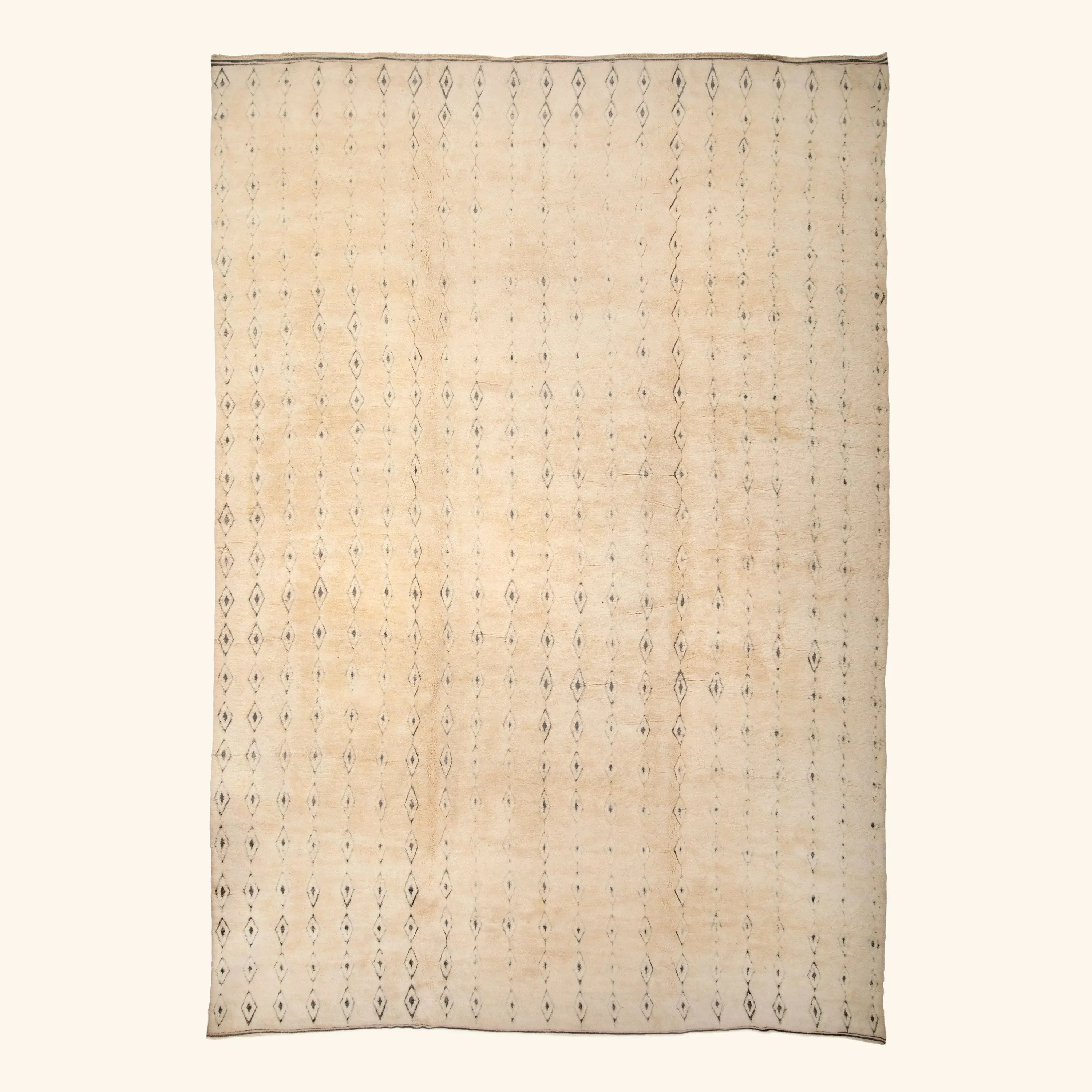 White Casablanca Moroccan Wool Rug - 13'11" x 20'8"