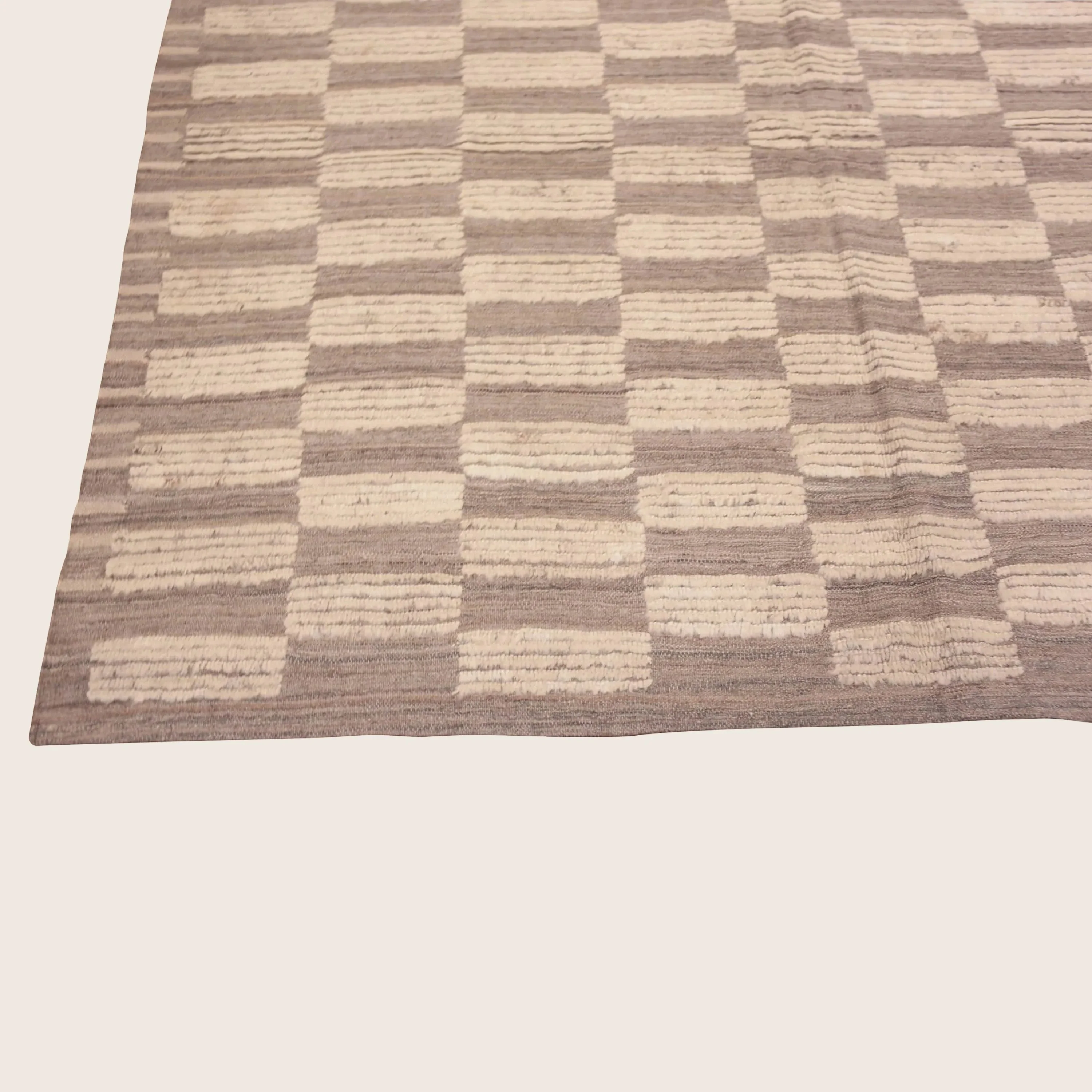Natural Zameen Contemporary Wool Rug - 6'6" x 9'6" - Image 6