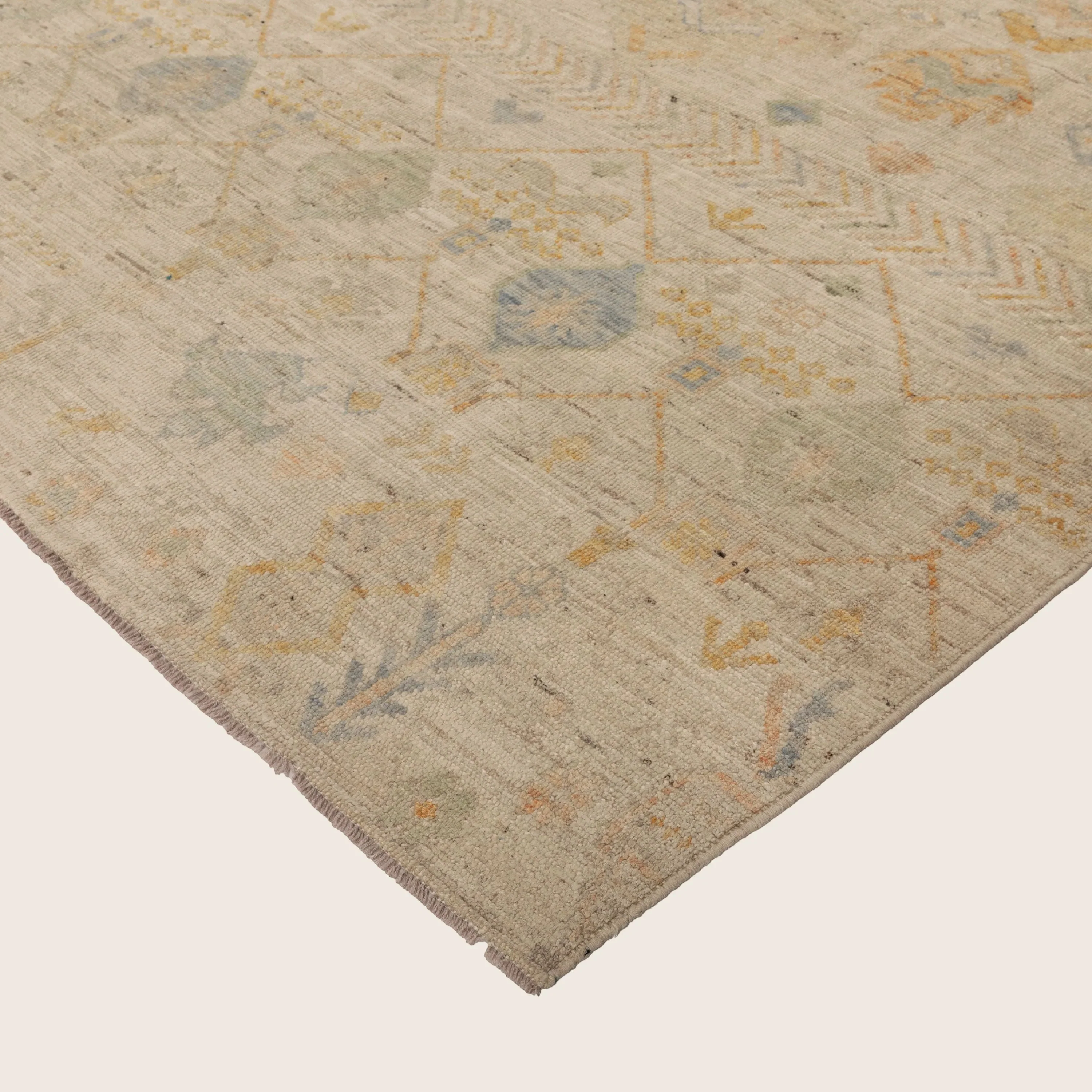 Beige Zameen Transitional Wool Rug - 6'11" x 9'10" - Image 3
