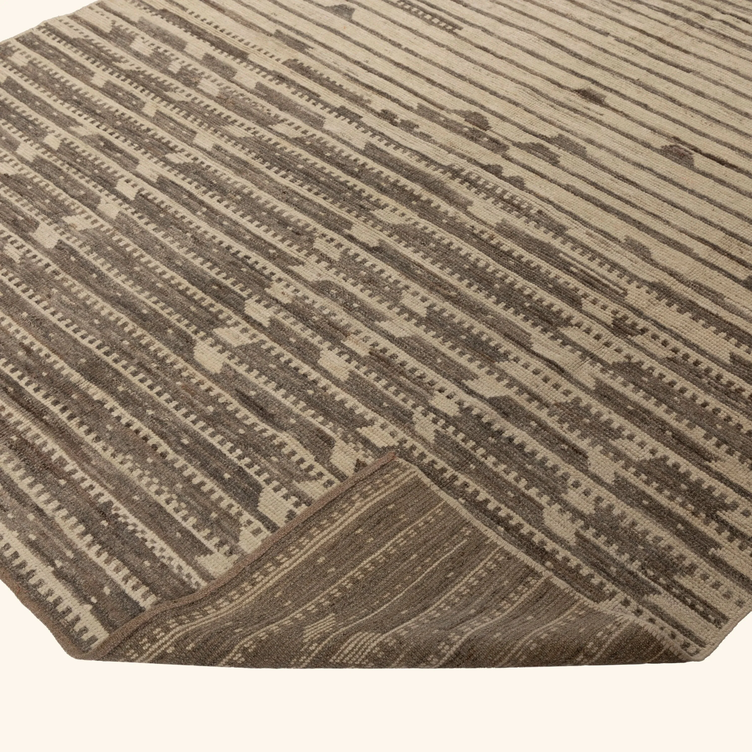 Taupe and Cream Zameen Modern Wool Rug - 6'4" x 9'1" - Image 4