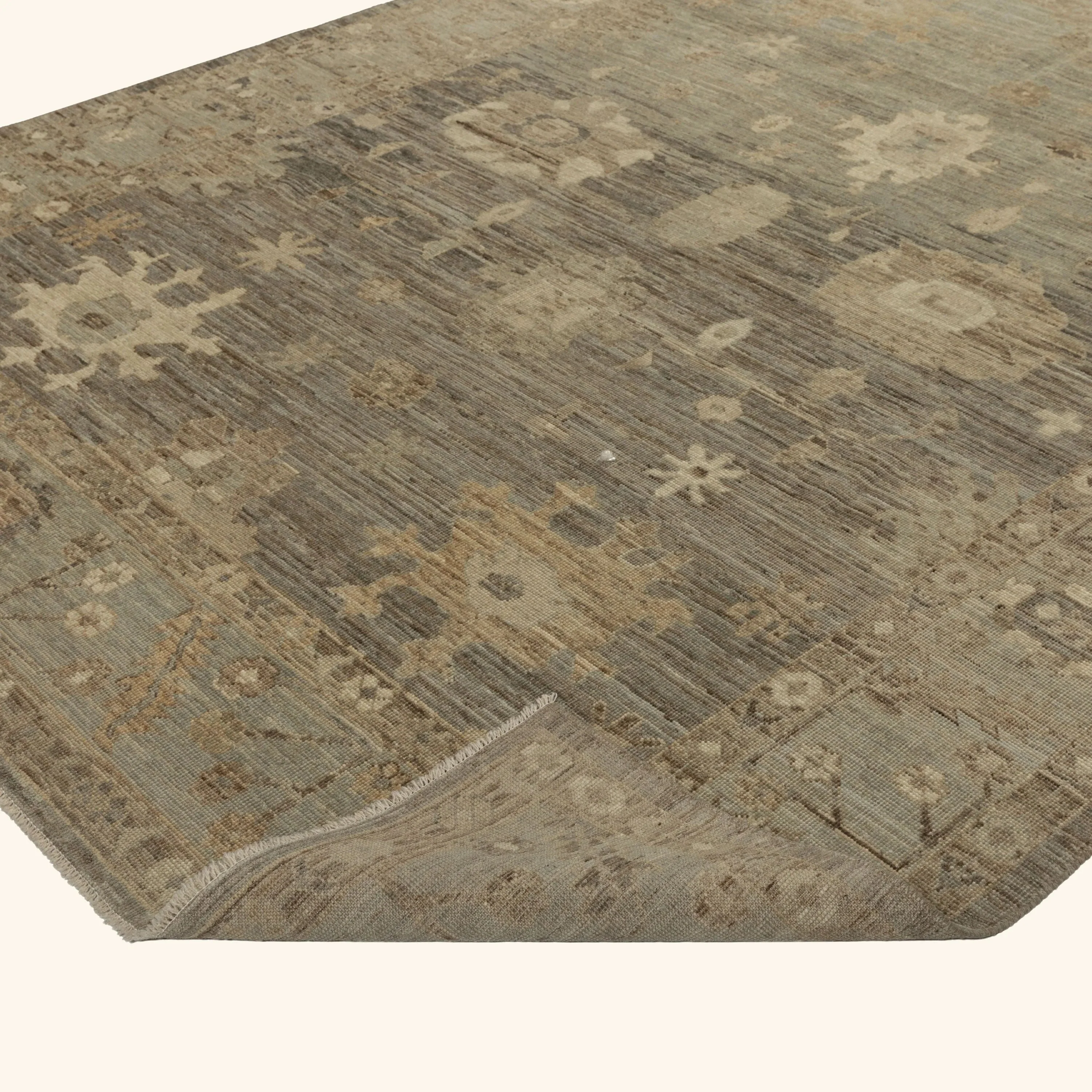 Beige Zameen Traditional Wool Rug - 7'8" x 9'7" - Image 4