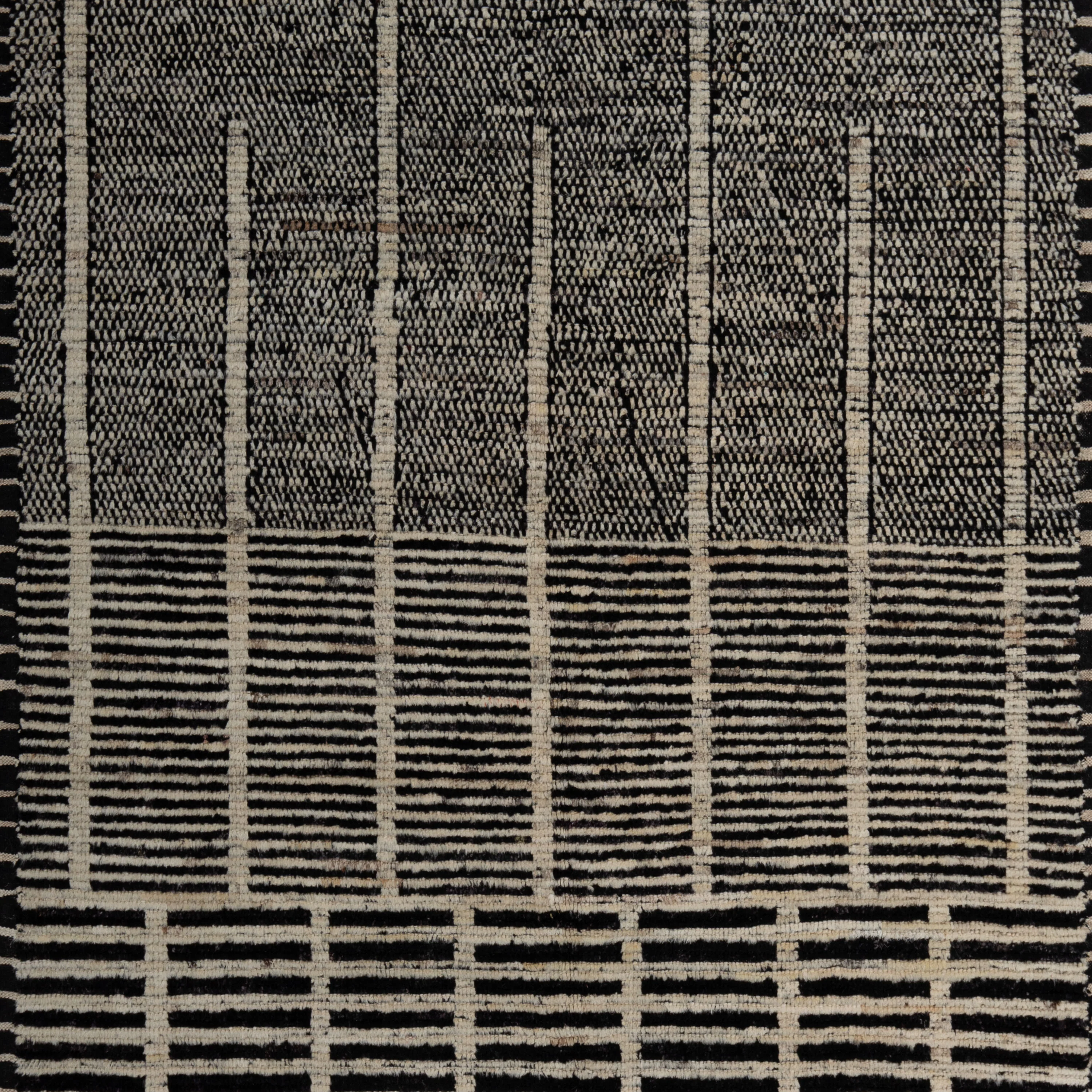 Black Transitional Wool Rug - 4'4" x 6'1" - Image 2