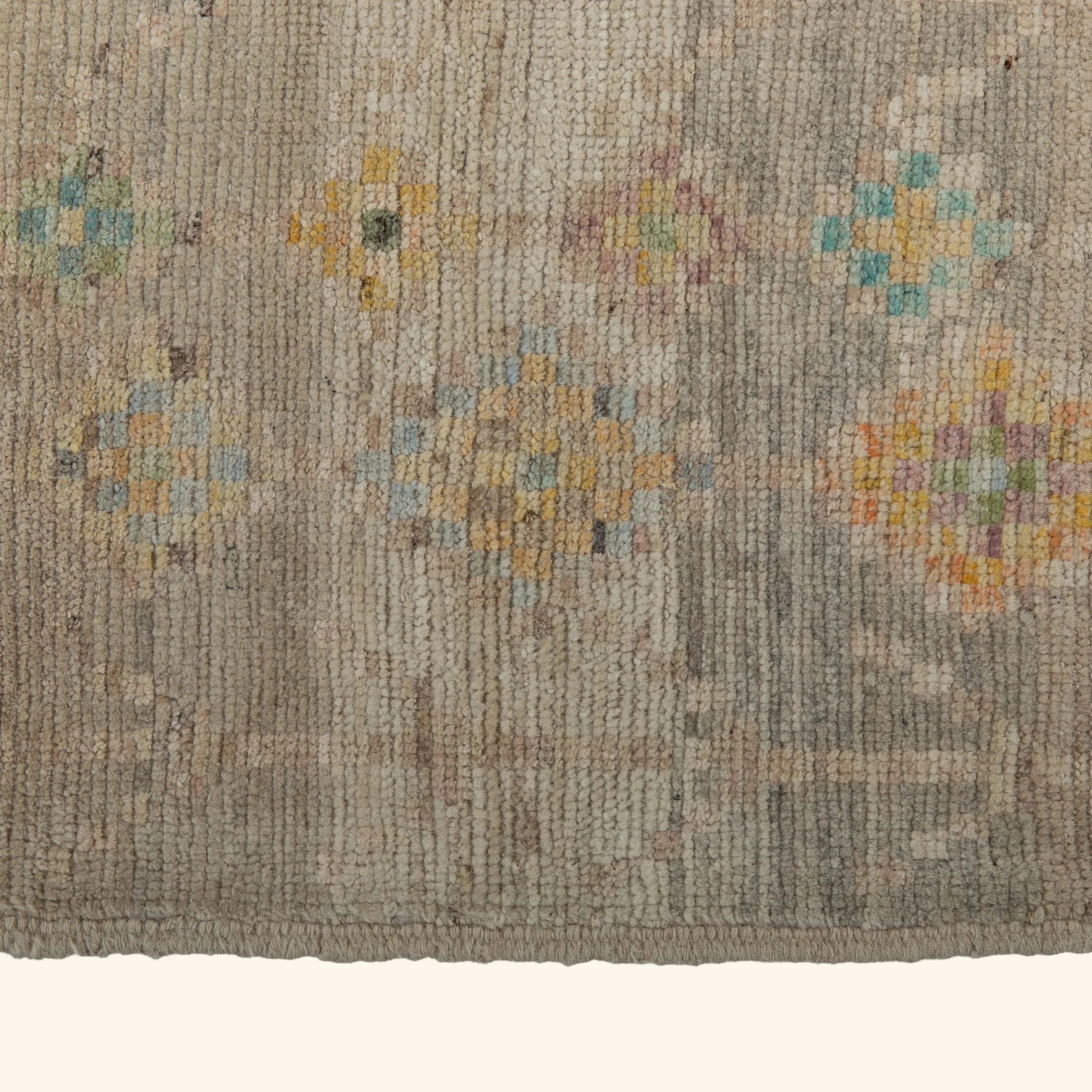 Zameen Geometric Transitional Wool Rug - 4'1" x 5'9" - Image 5