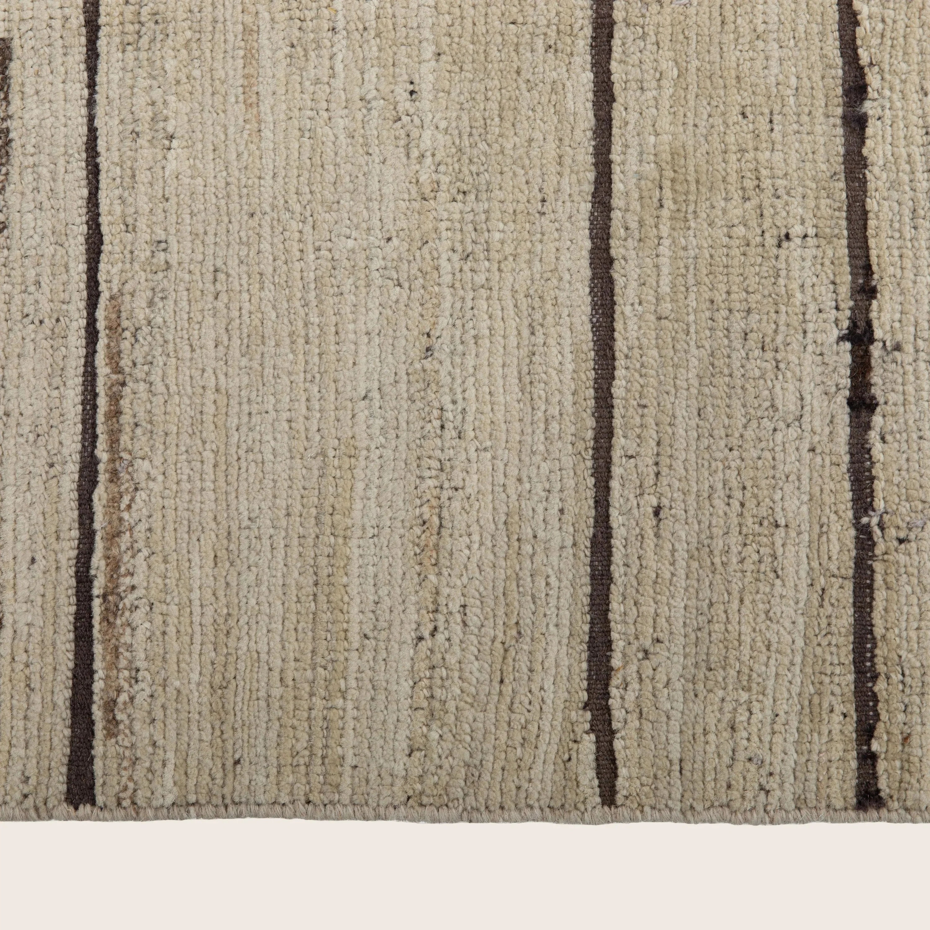 Natural Zameen Transitional Wool Rug - 5'6" x 9'1" - Image 5