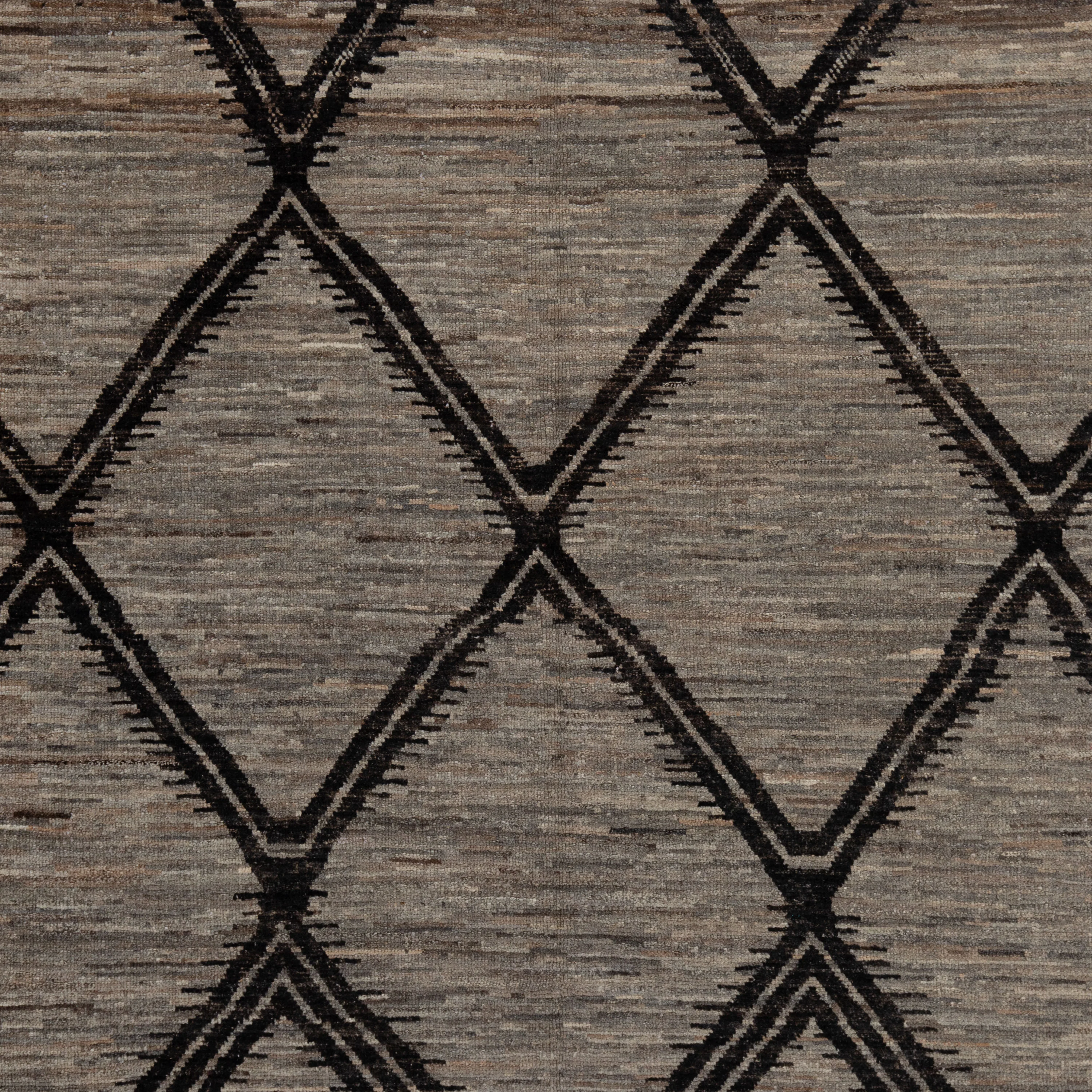 Grey Zameen Transitional Wool Rug - 6'4" x 8'7" - Image 2